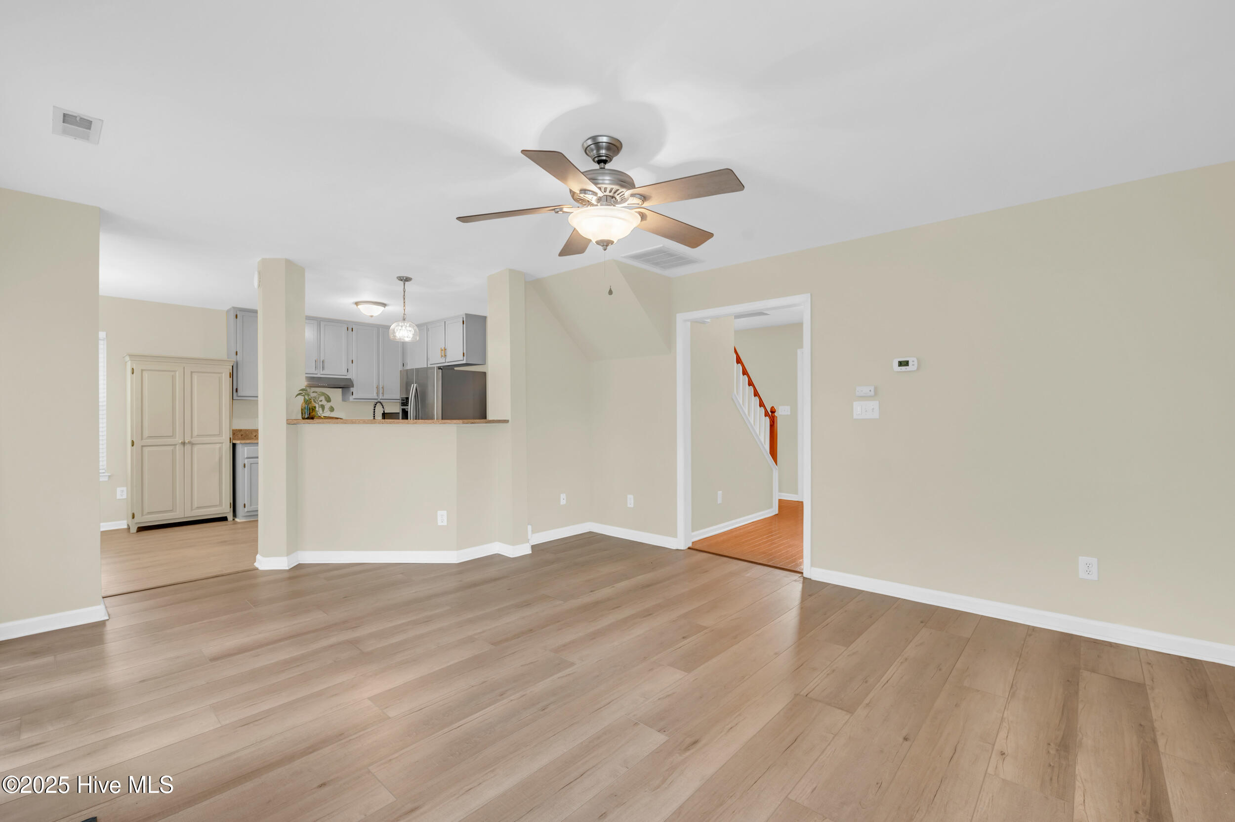 100532277 | Photo 10