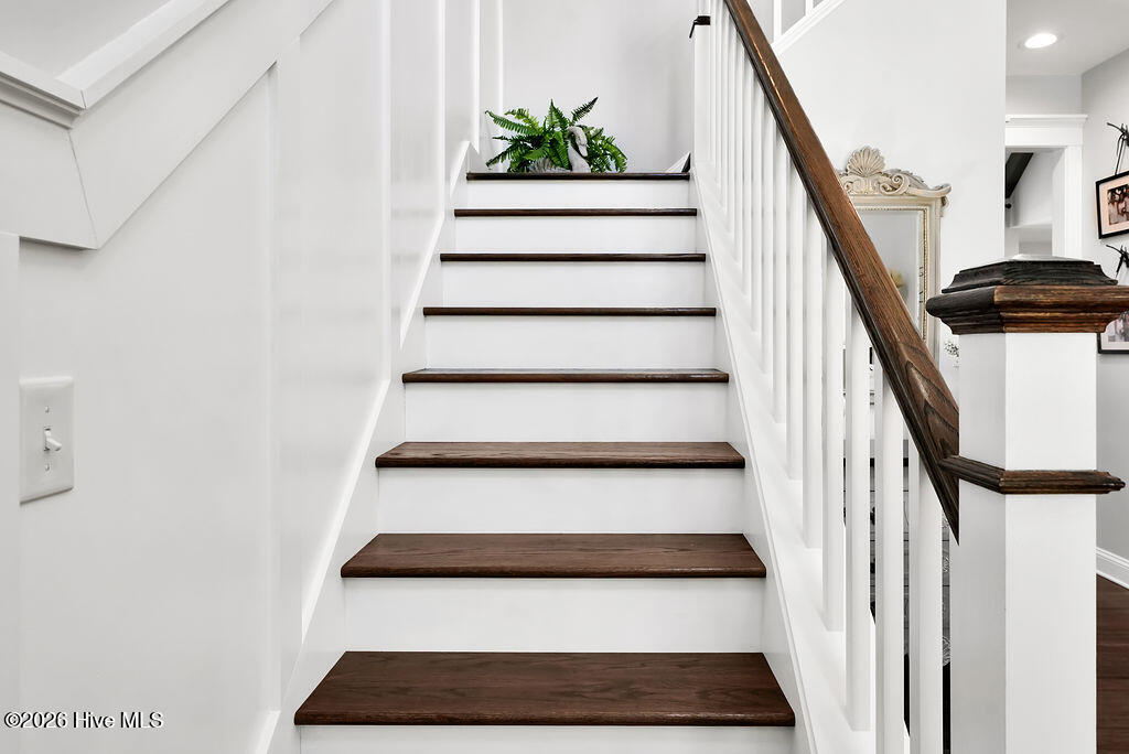 100562480 | Photo 35