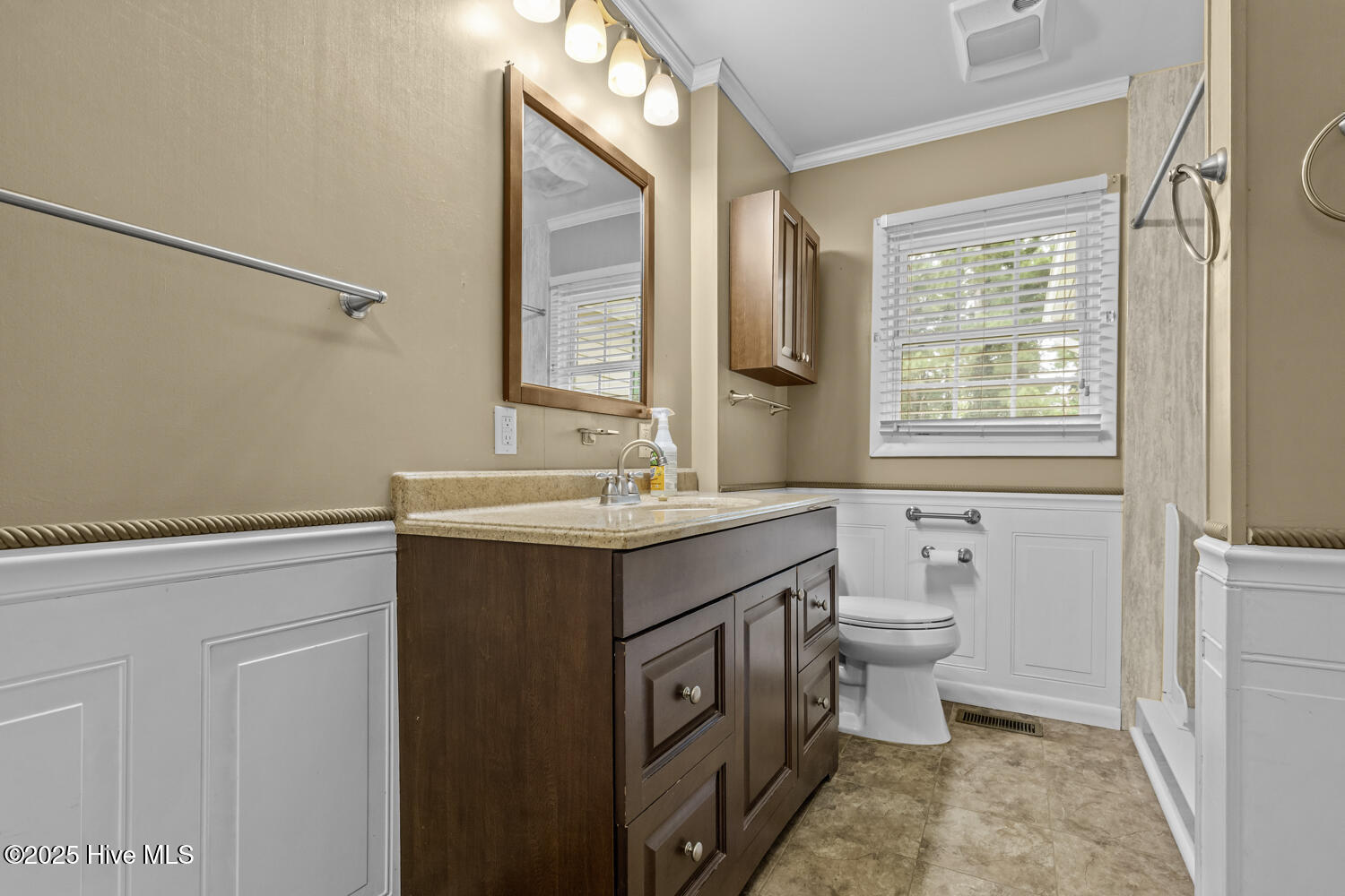 100530678 | Photo 19