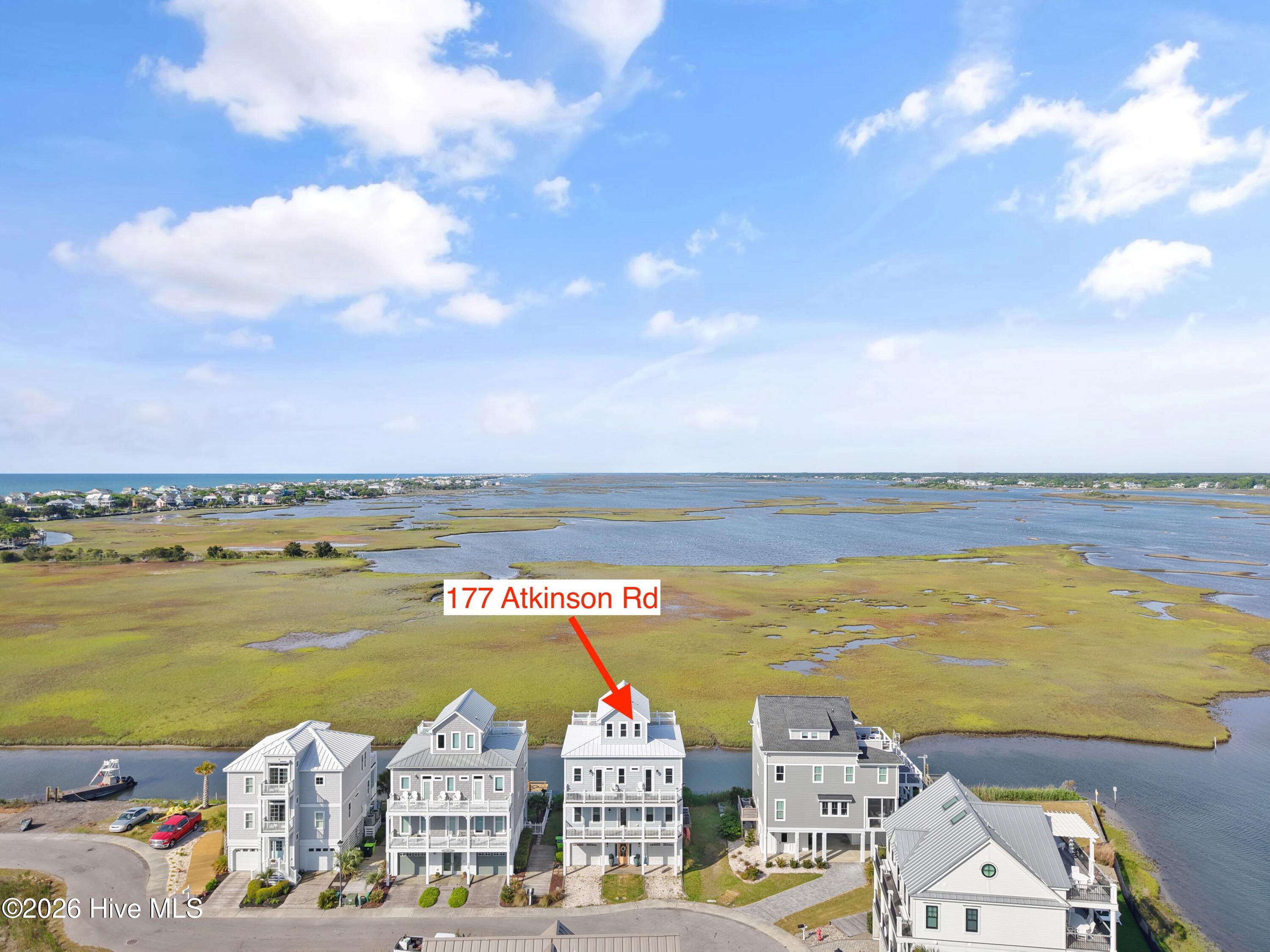 100569393 | Photo 51