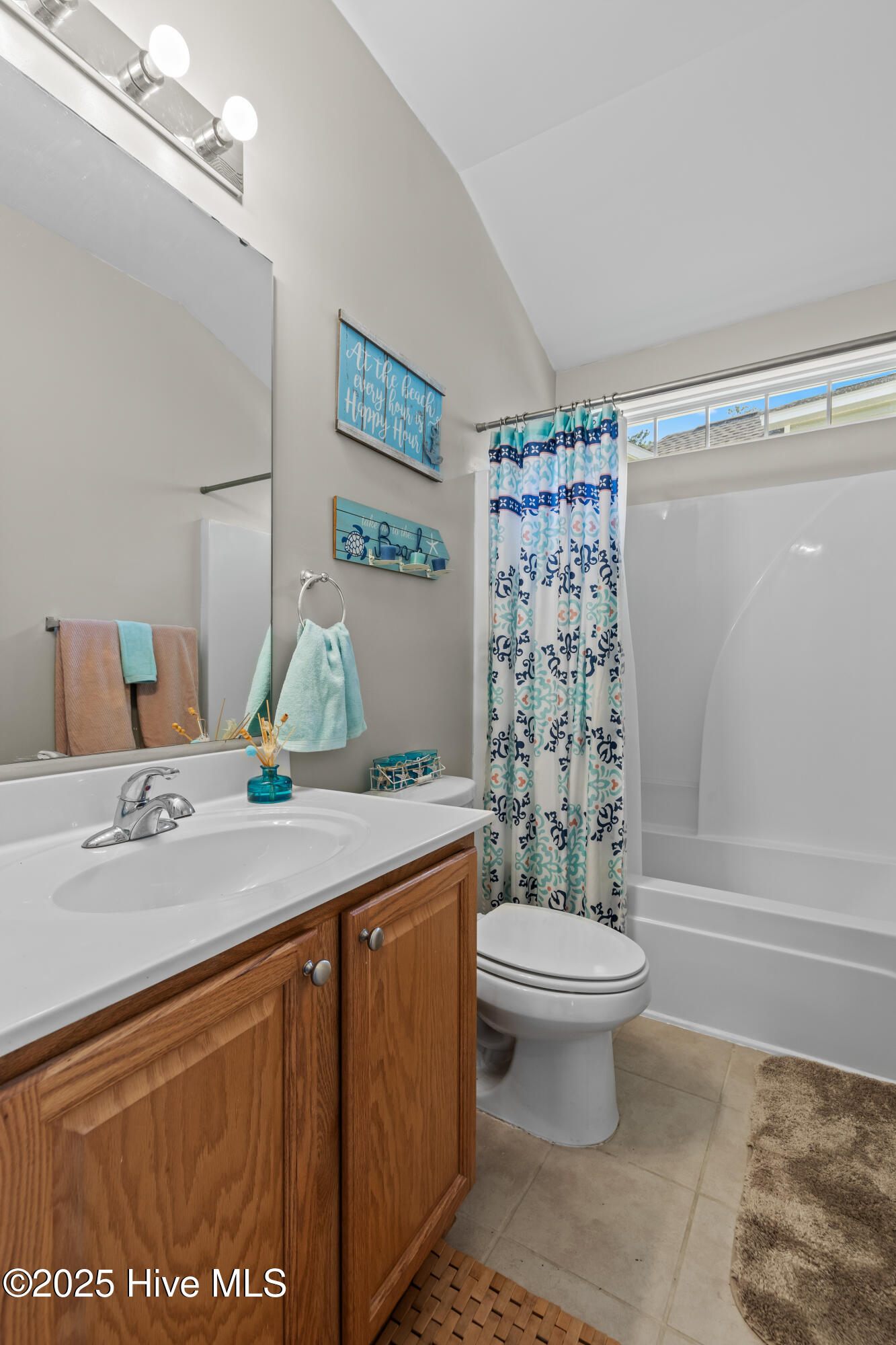 100502471 | Photo 12