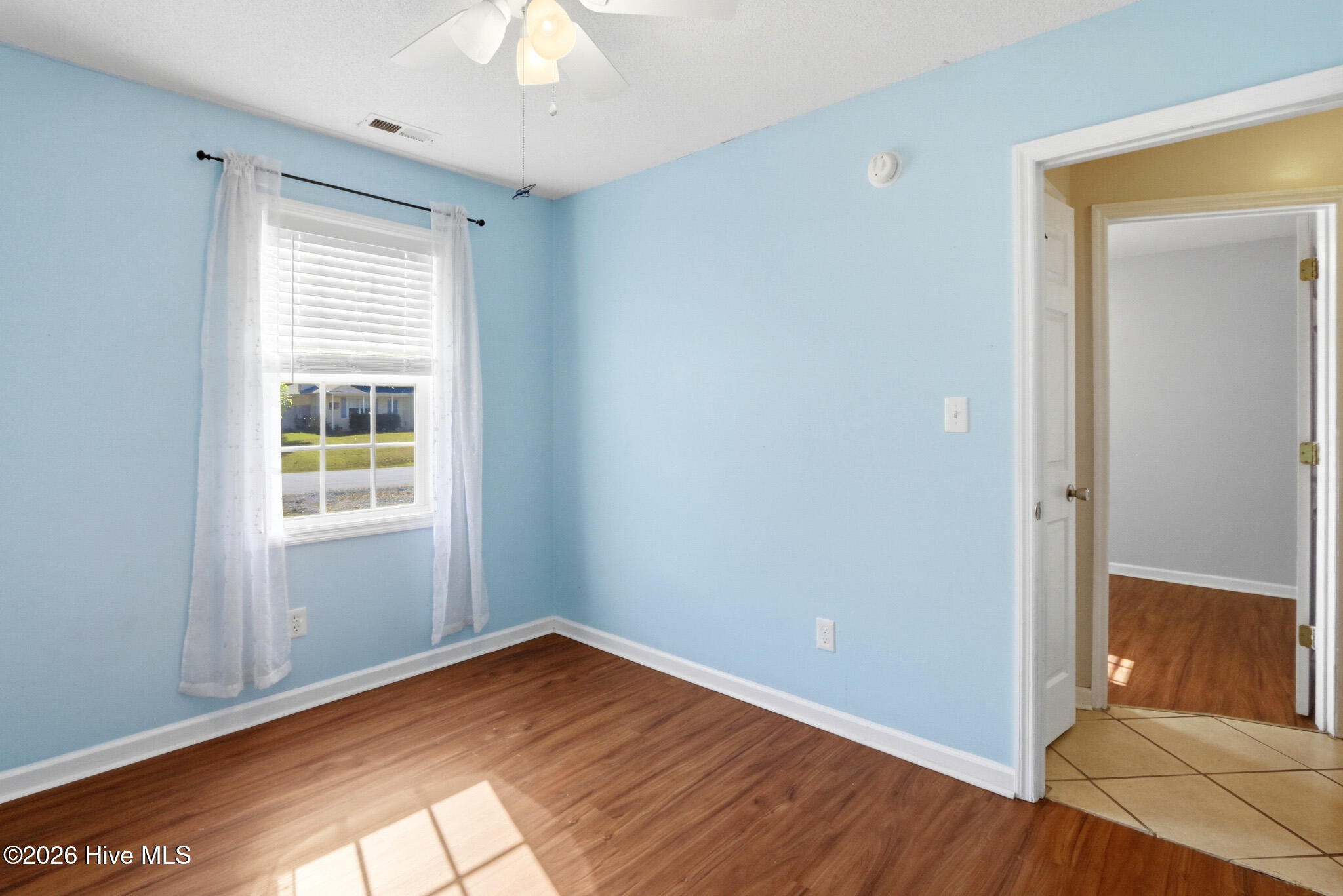 100558935 | Photo 46