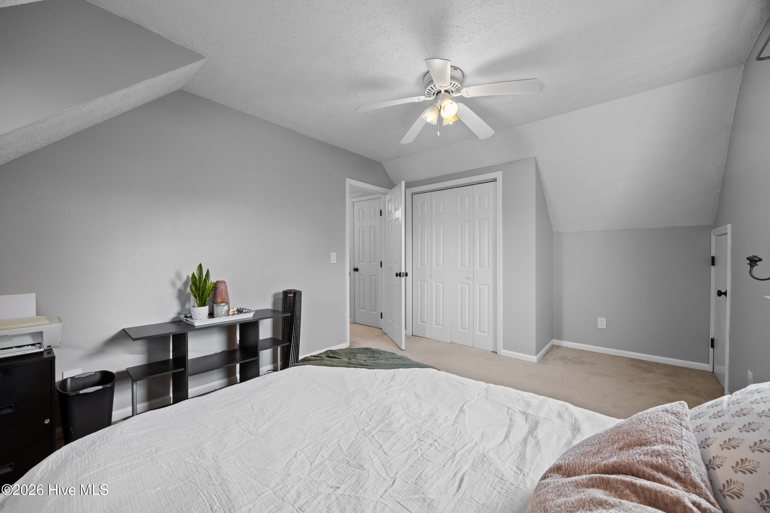 100547989 | Photo 29