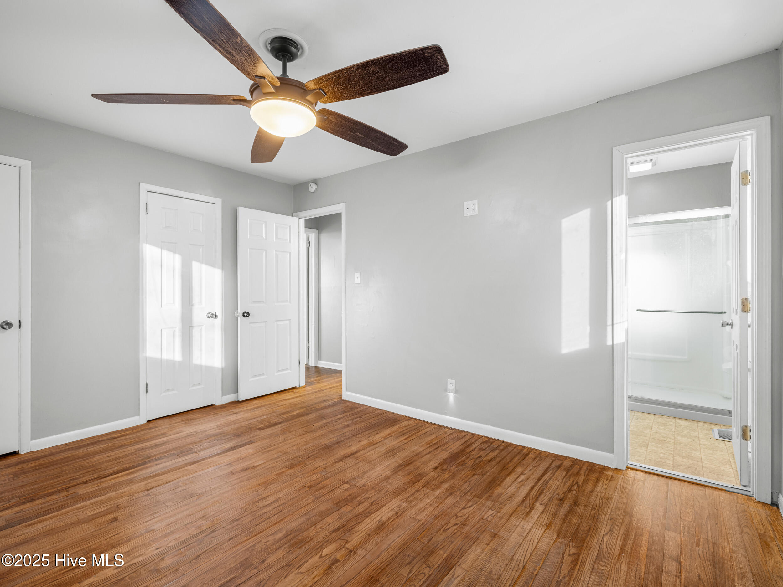 100545406 | Photo 23