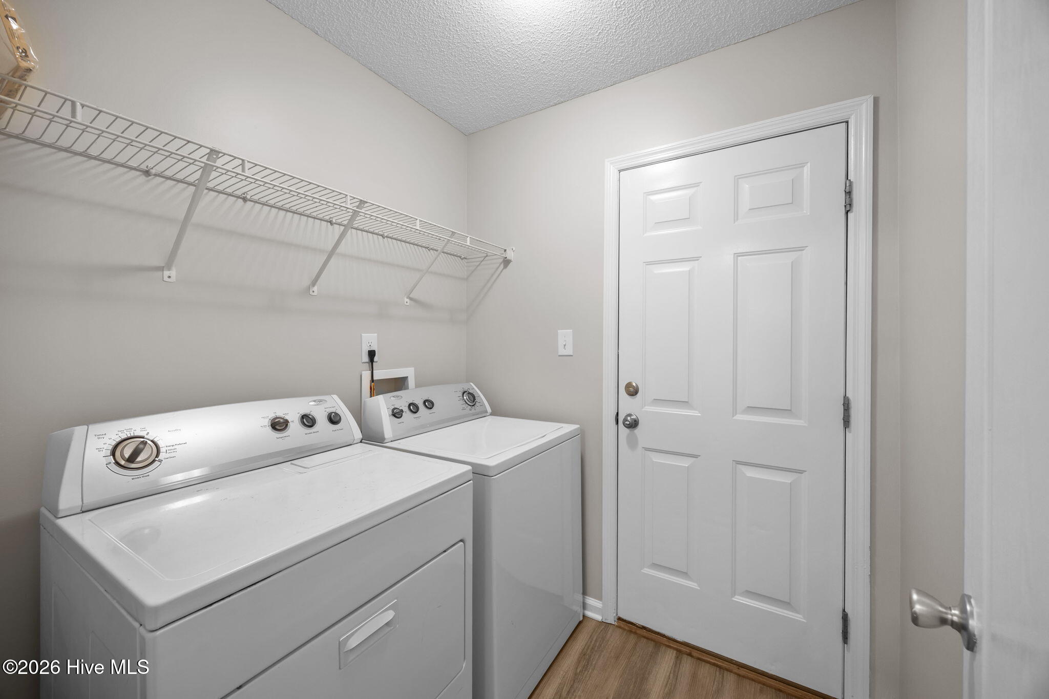 100547713 | Photo 17