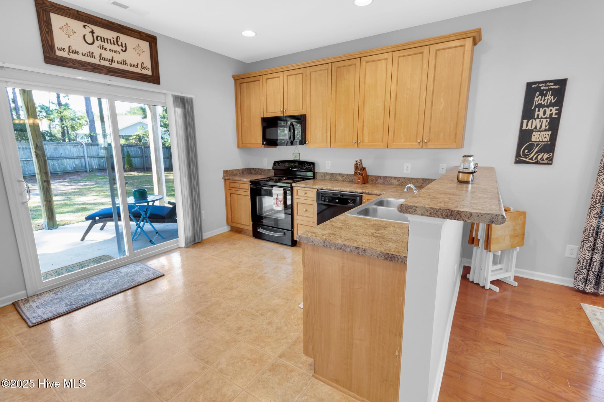 100532898 | Photo 14