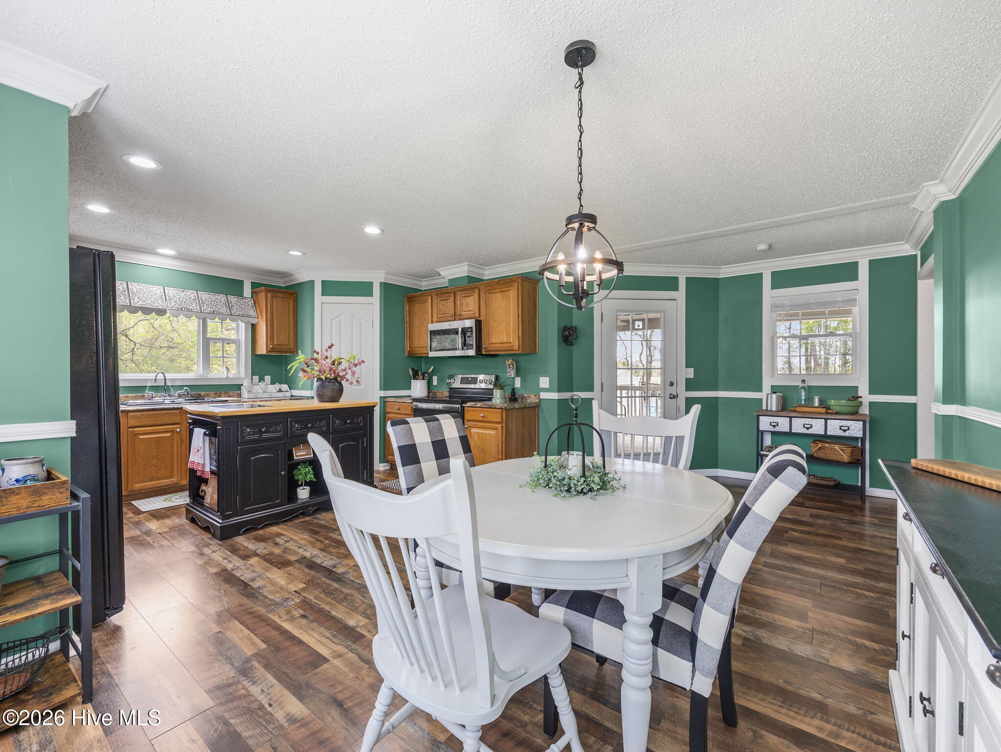 100566211 | Photo 28