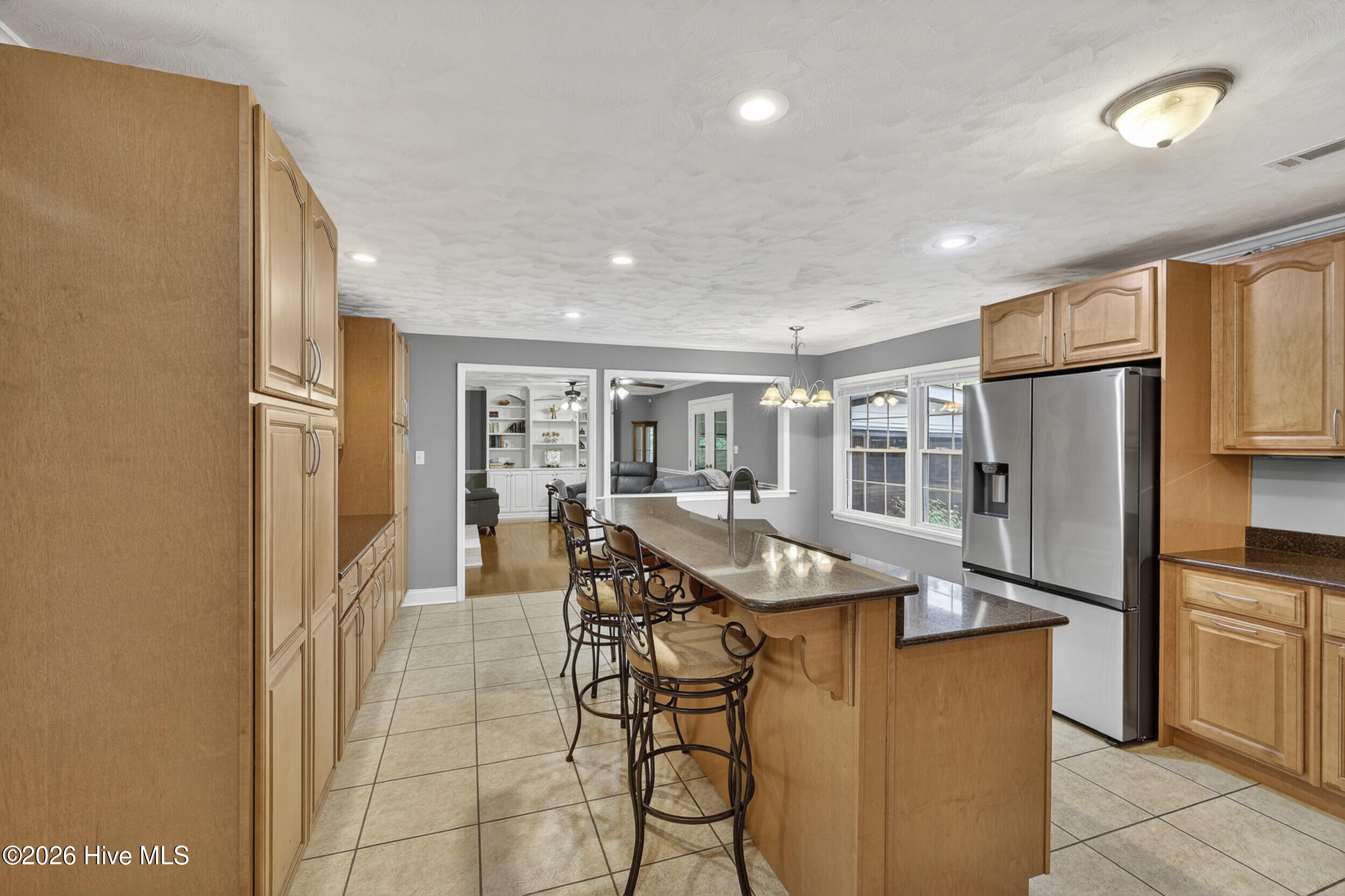 605KITCHEN
