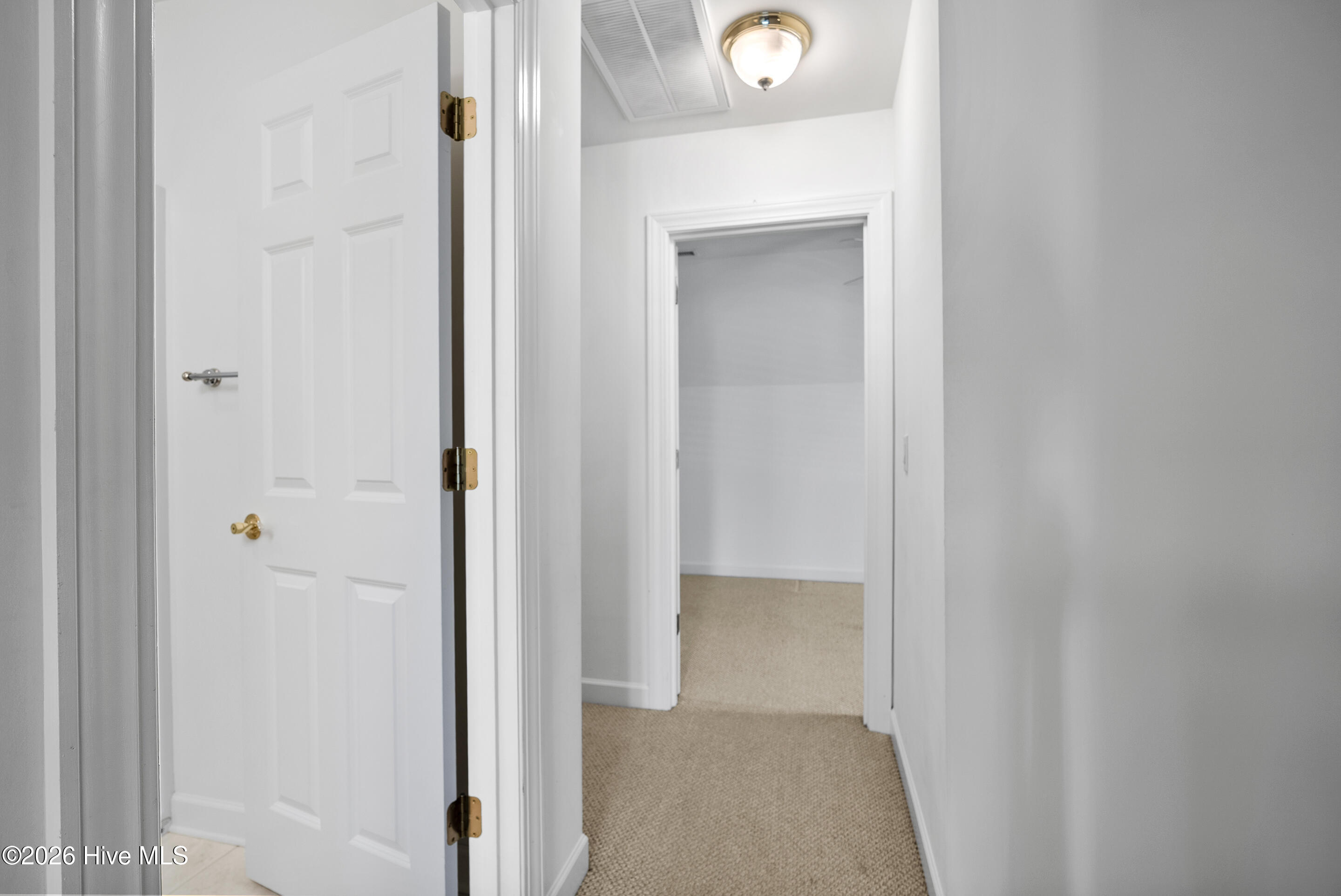 100558989 | Photo 33