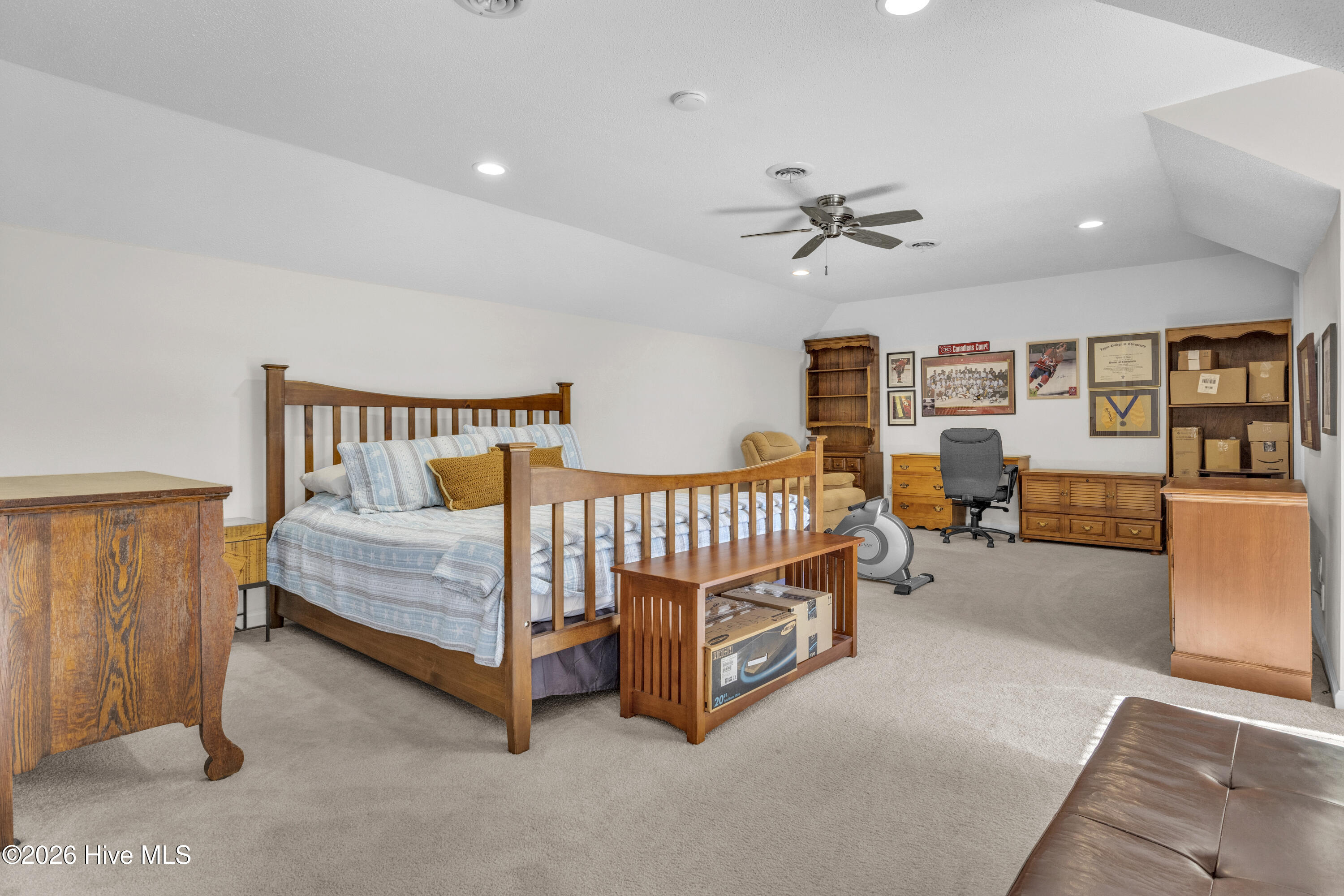 100566160 | Photo 31