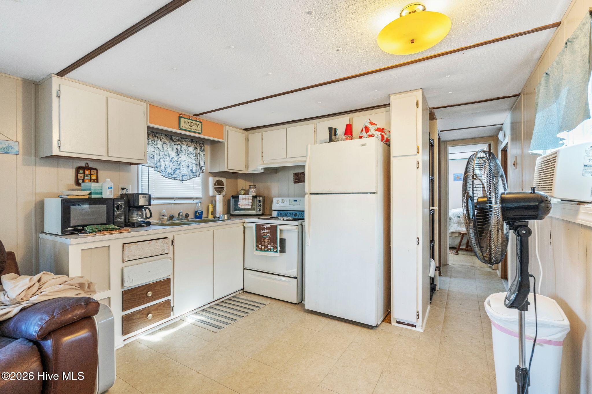 100560101 | Photo 16