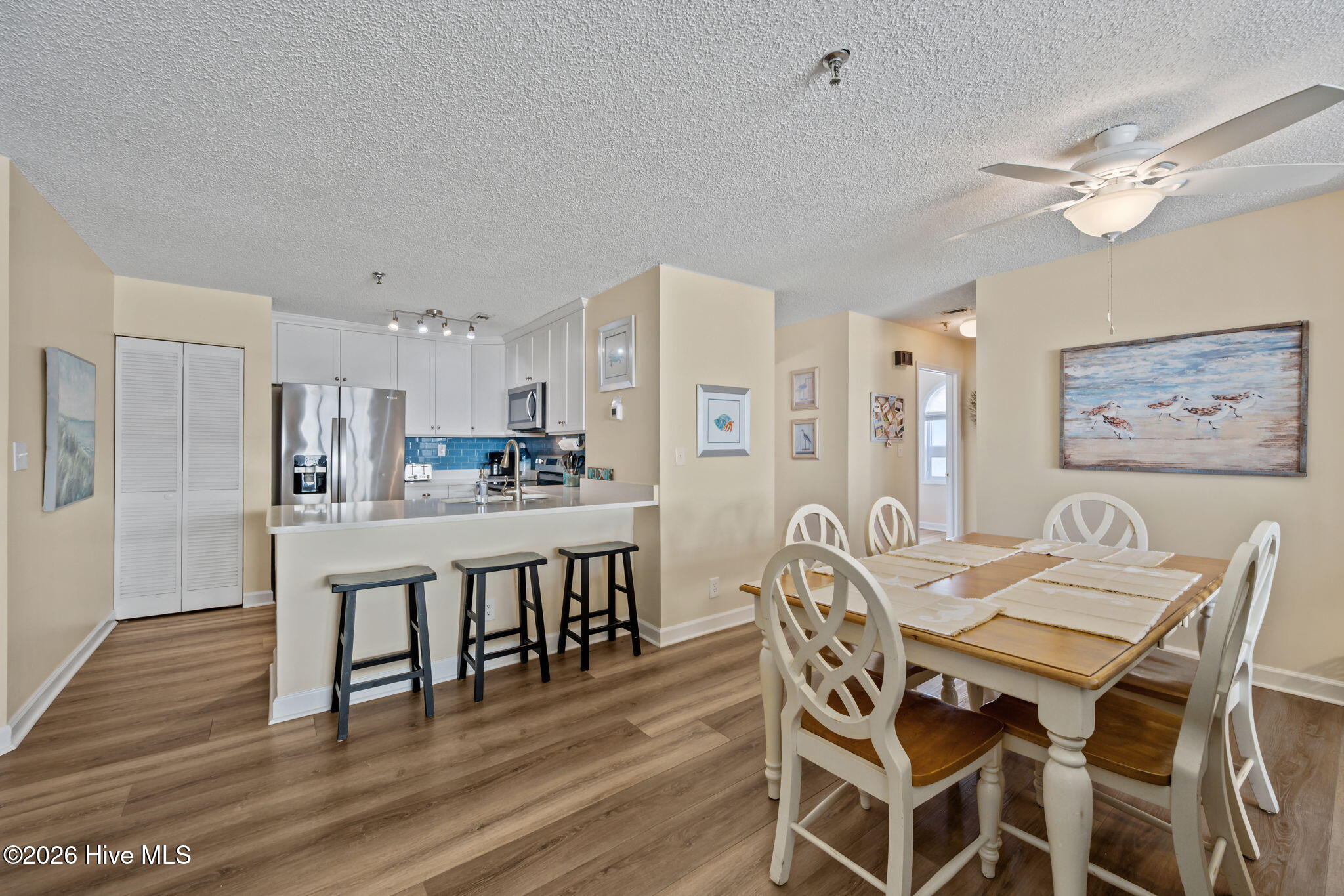 100562766 | Photo 12