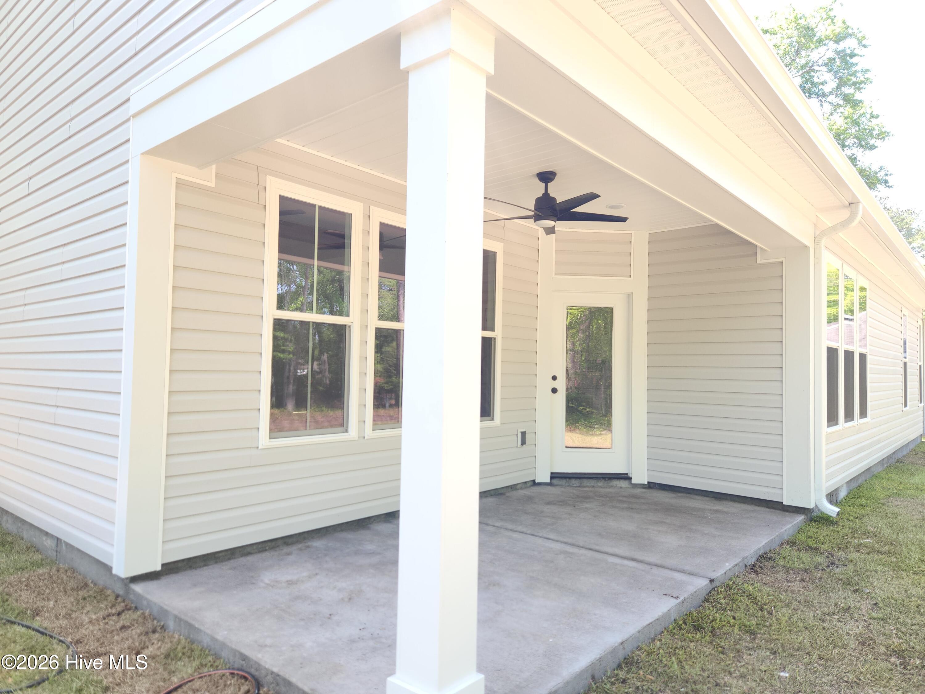 100567730 | Photo 41