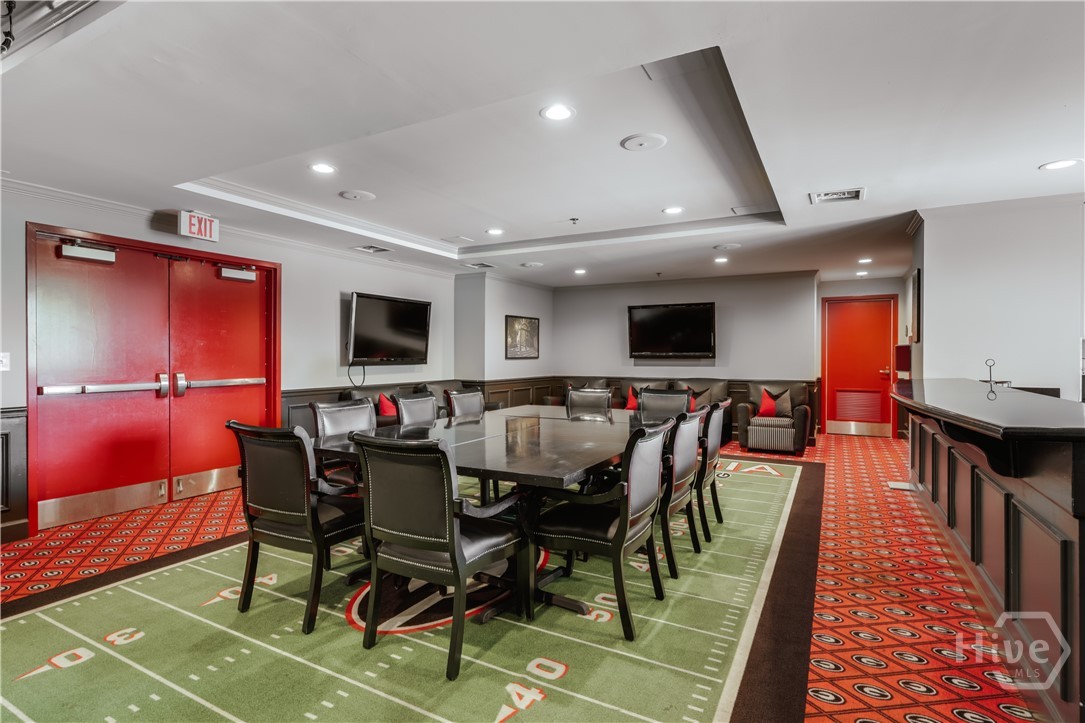250 W Broad Street 706