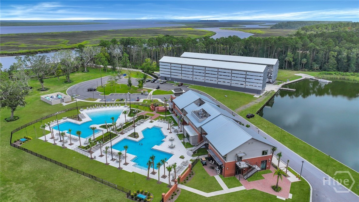 Community Marina Village Pool