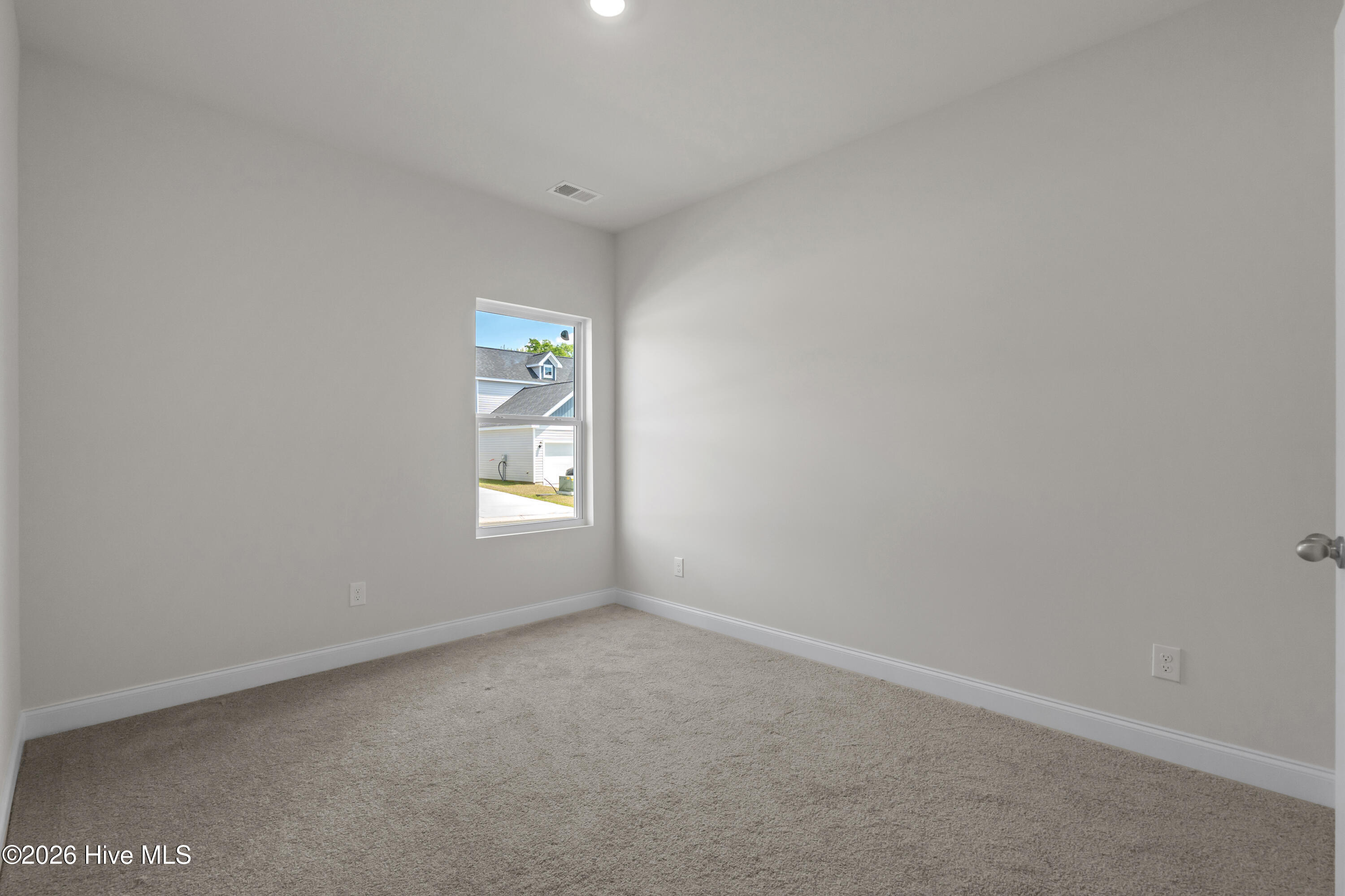 100554744 | Photo 34