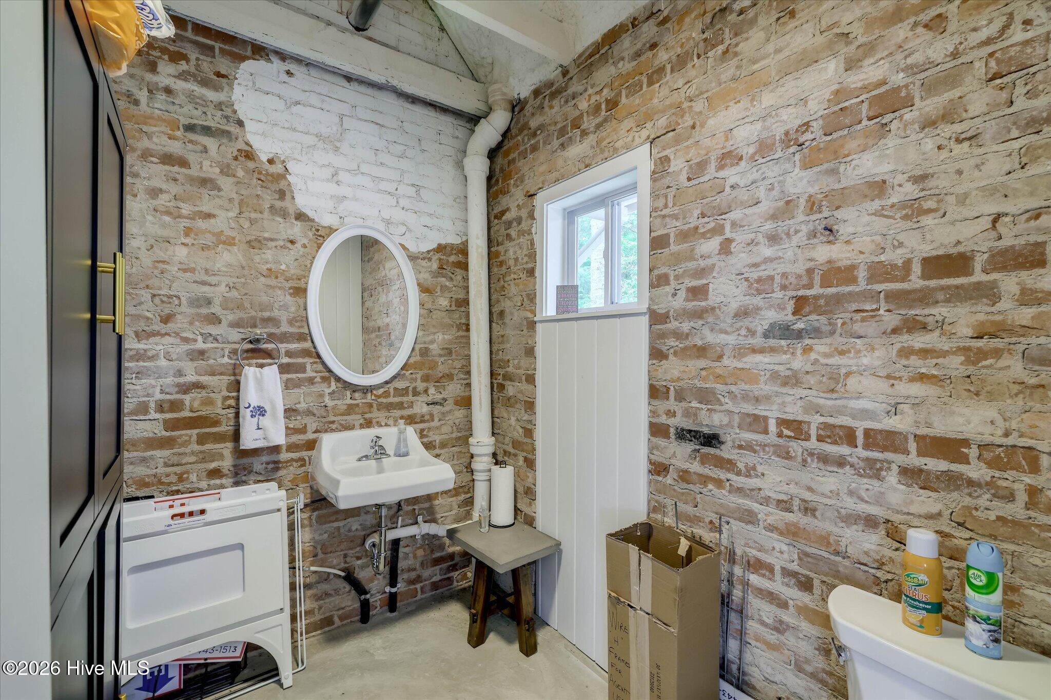 144 Fairfield half bath
