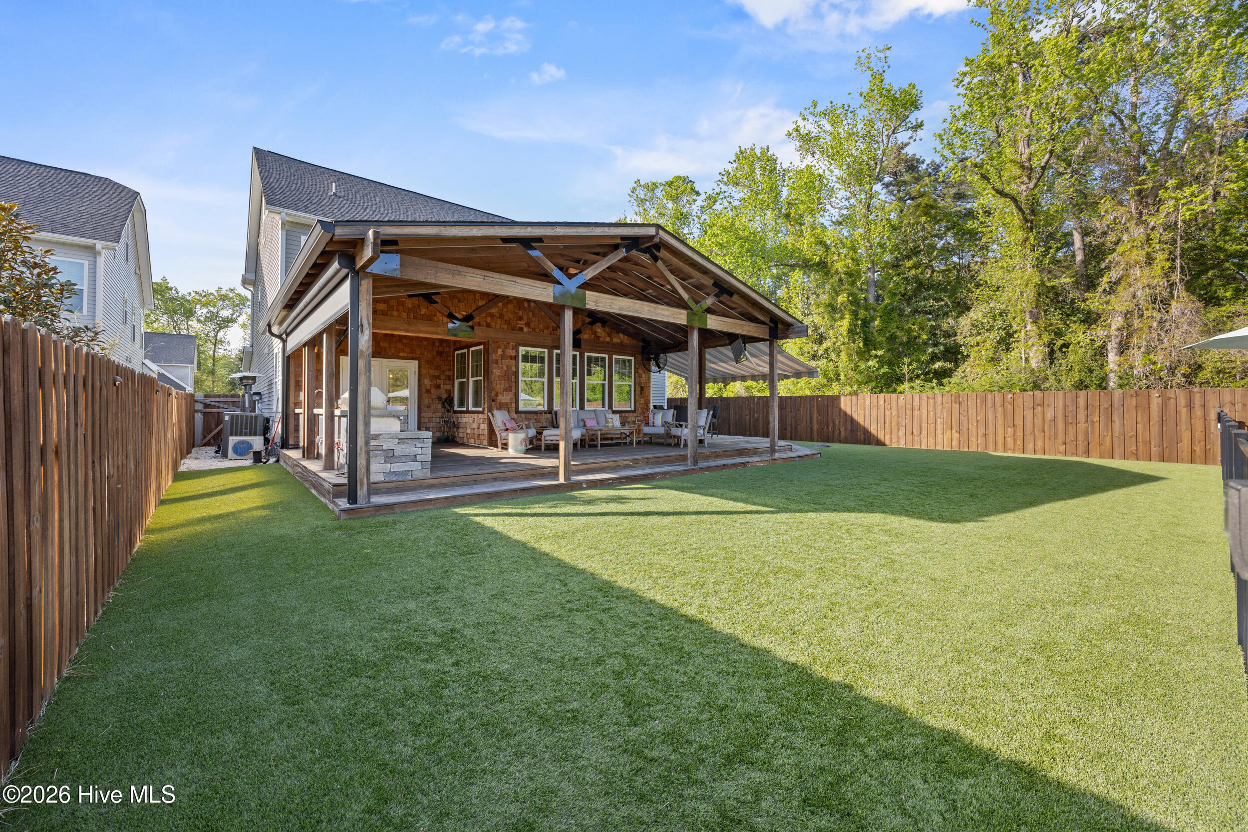 100566940 | Photo 68