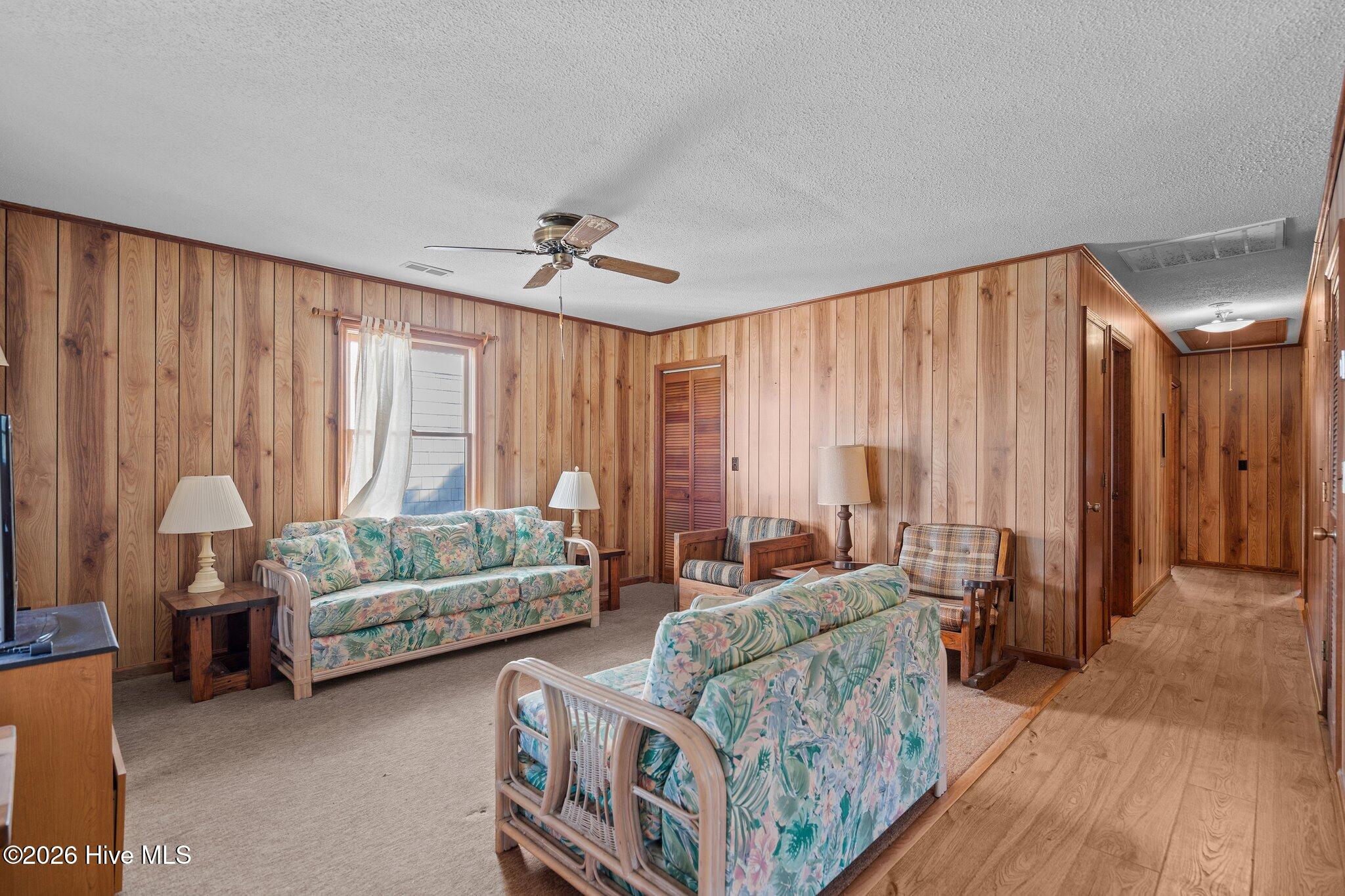 100559194 | Photo 15