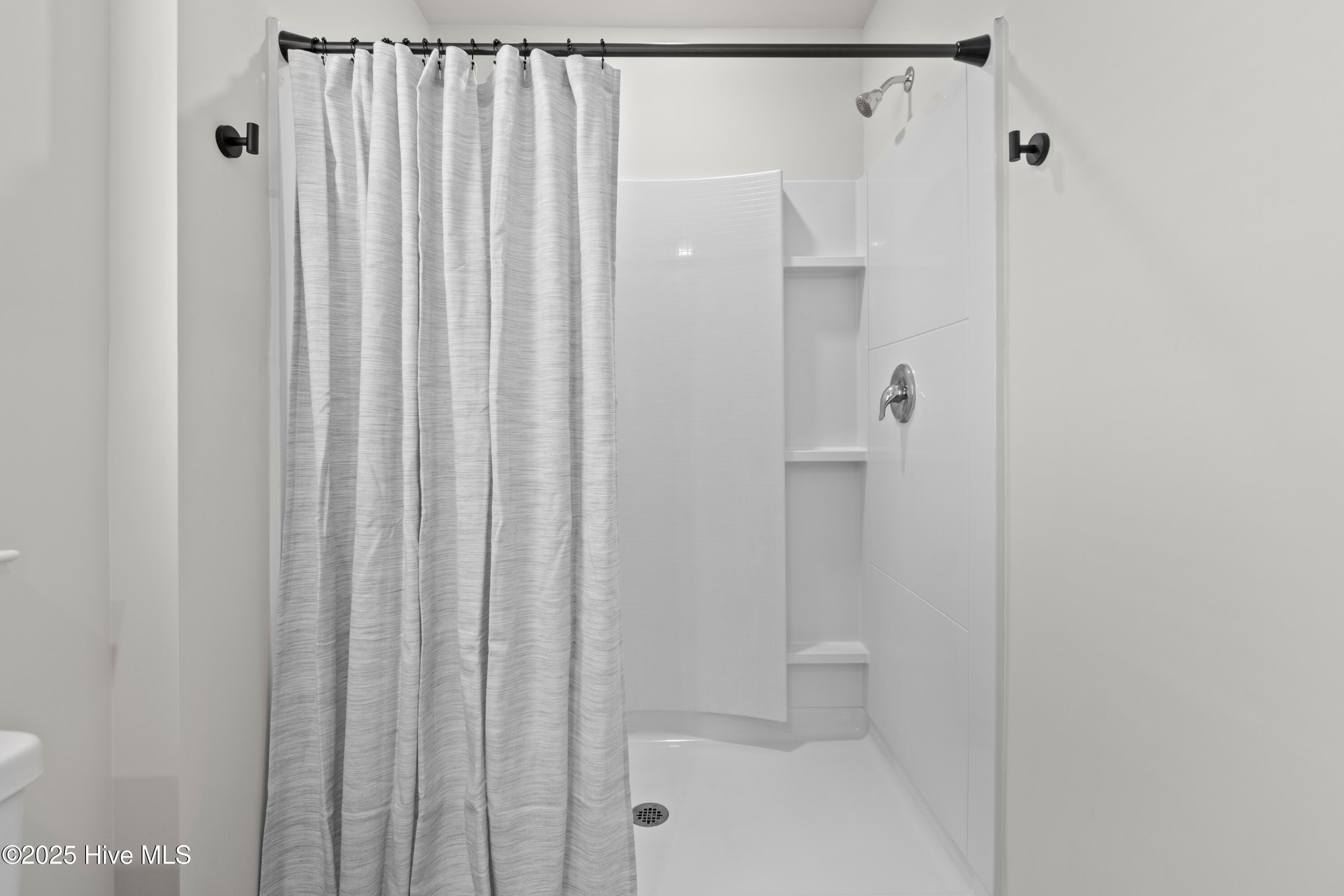 100519595 | Photo 16