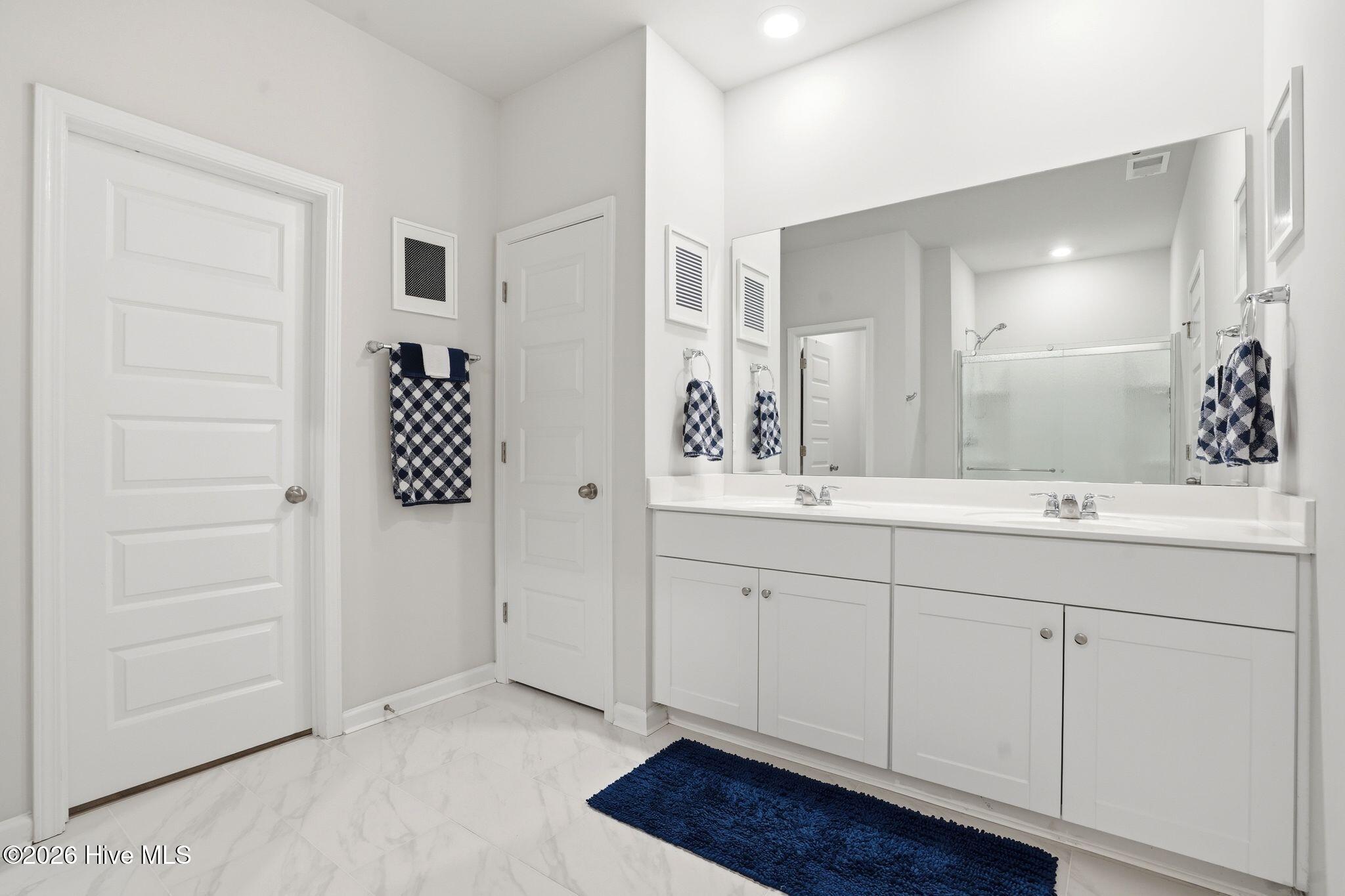 100560764 | Photo 22