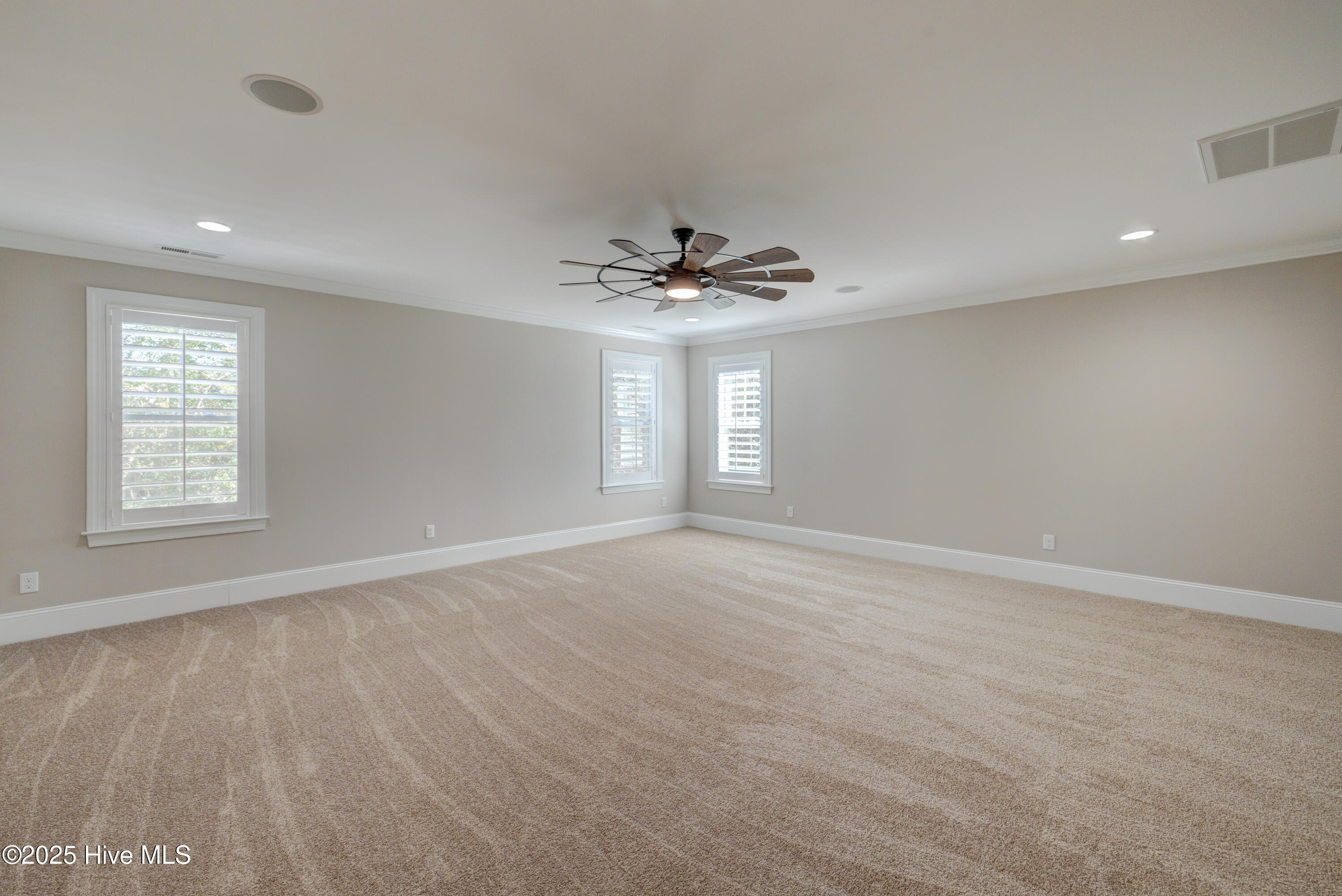 100496540 | Photo 46