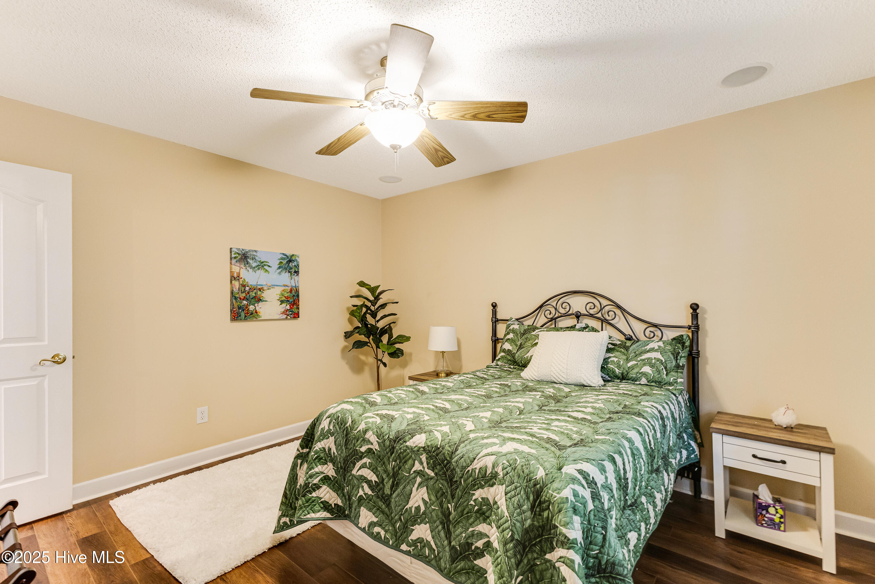 100520400 | Photo 27