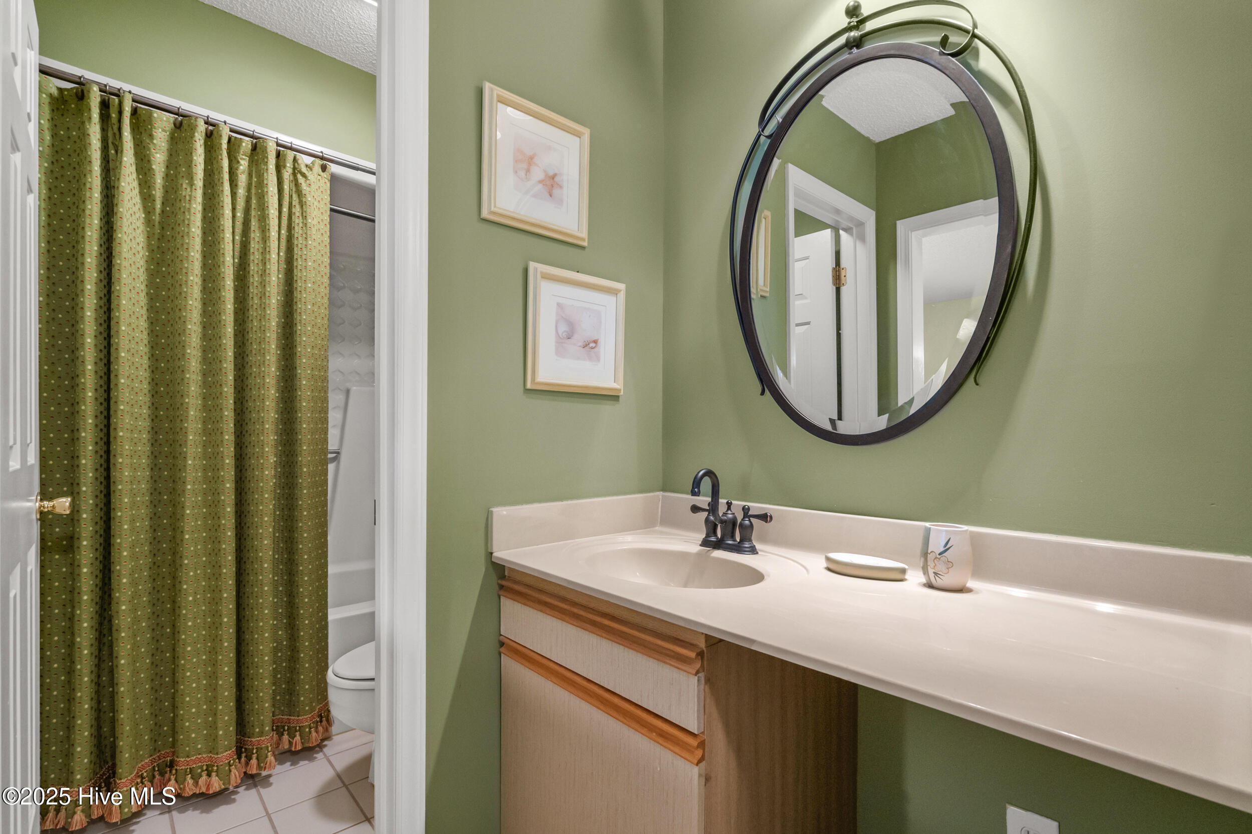 100546670 | Photo 22