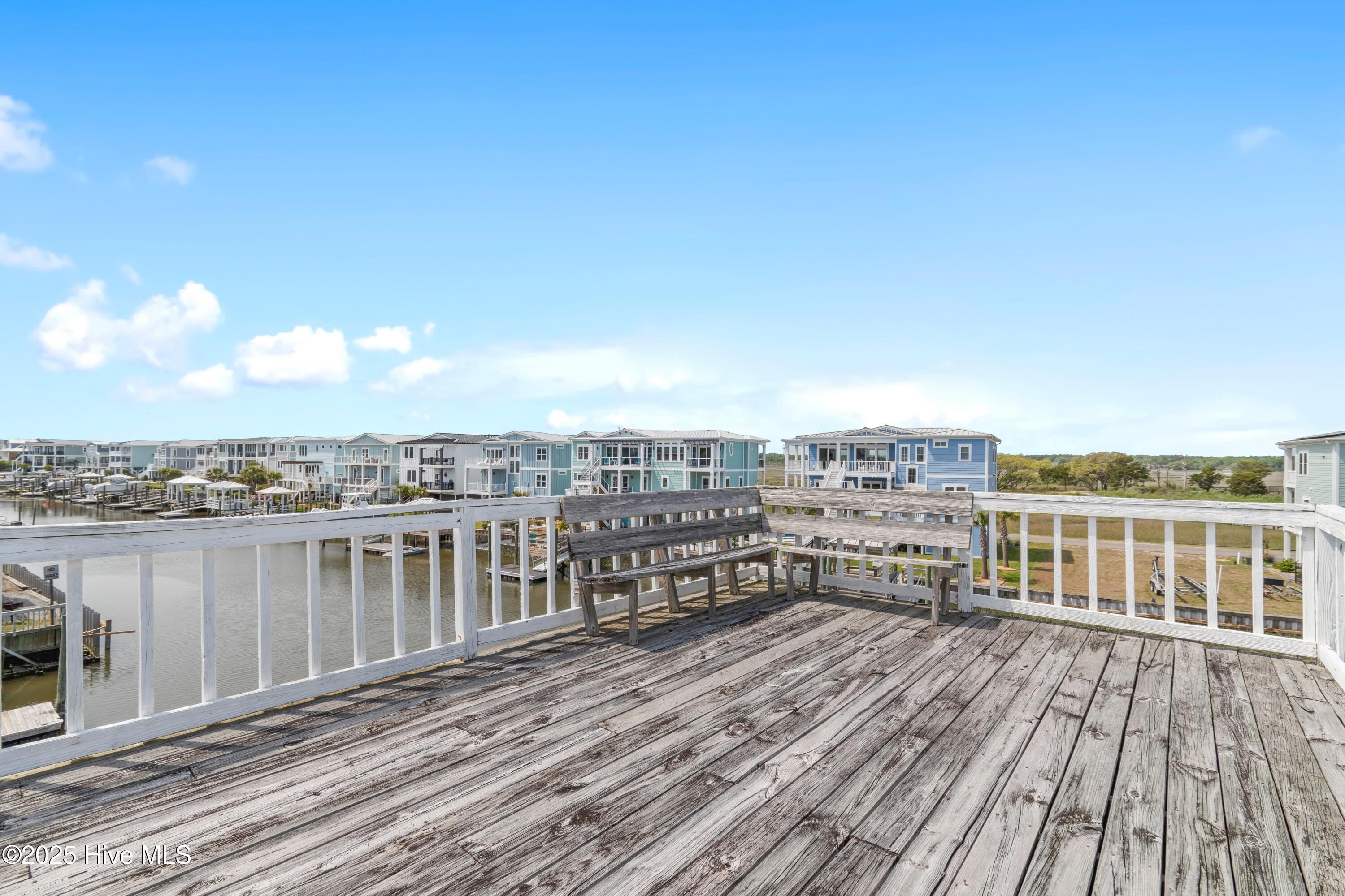 100503570 | Photo 38