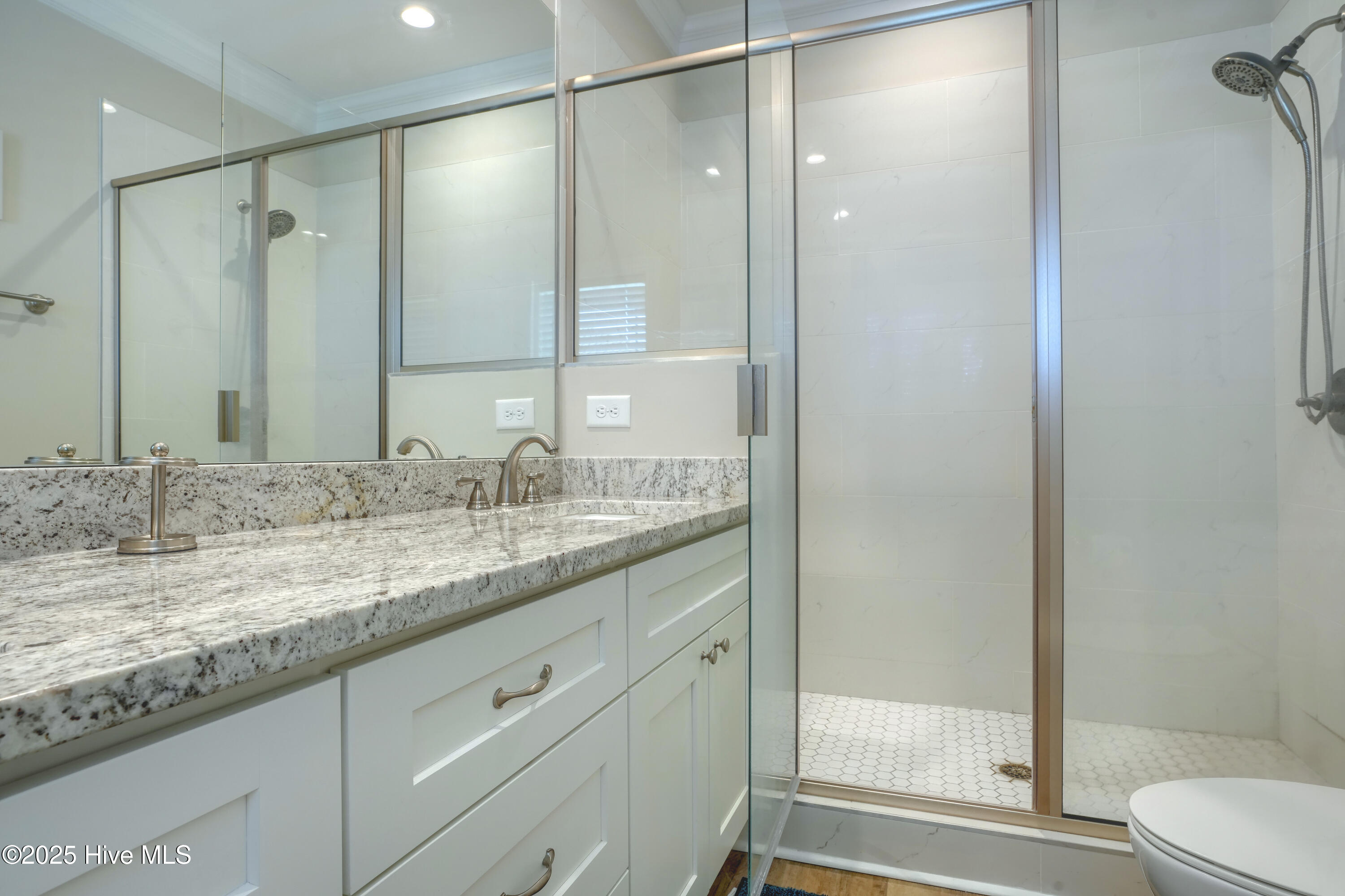 100511165 | Photo 27