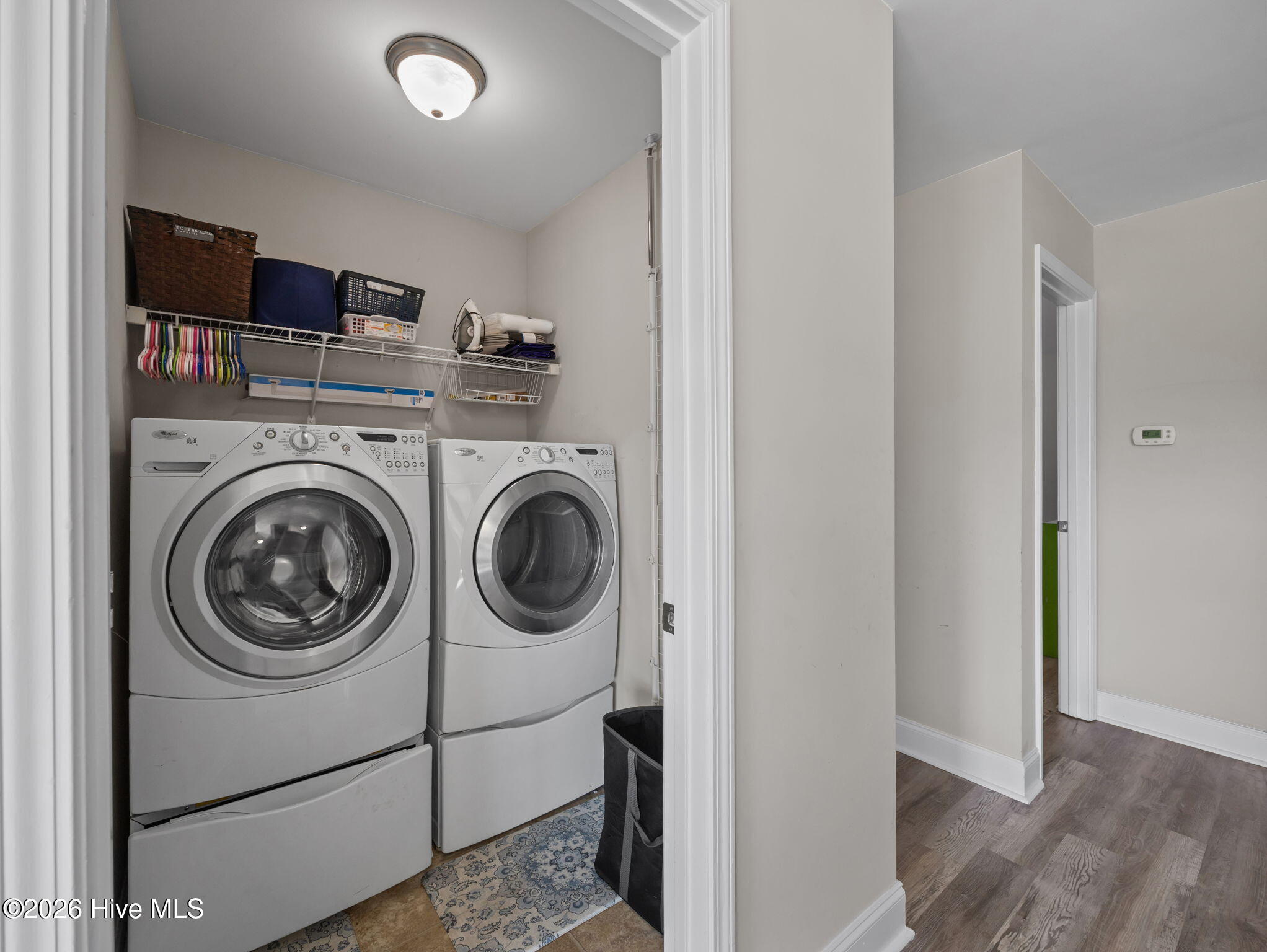 100564240 | Photo 42