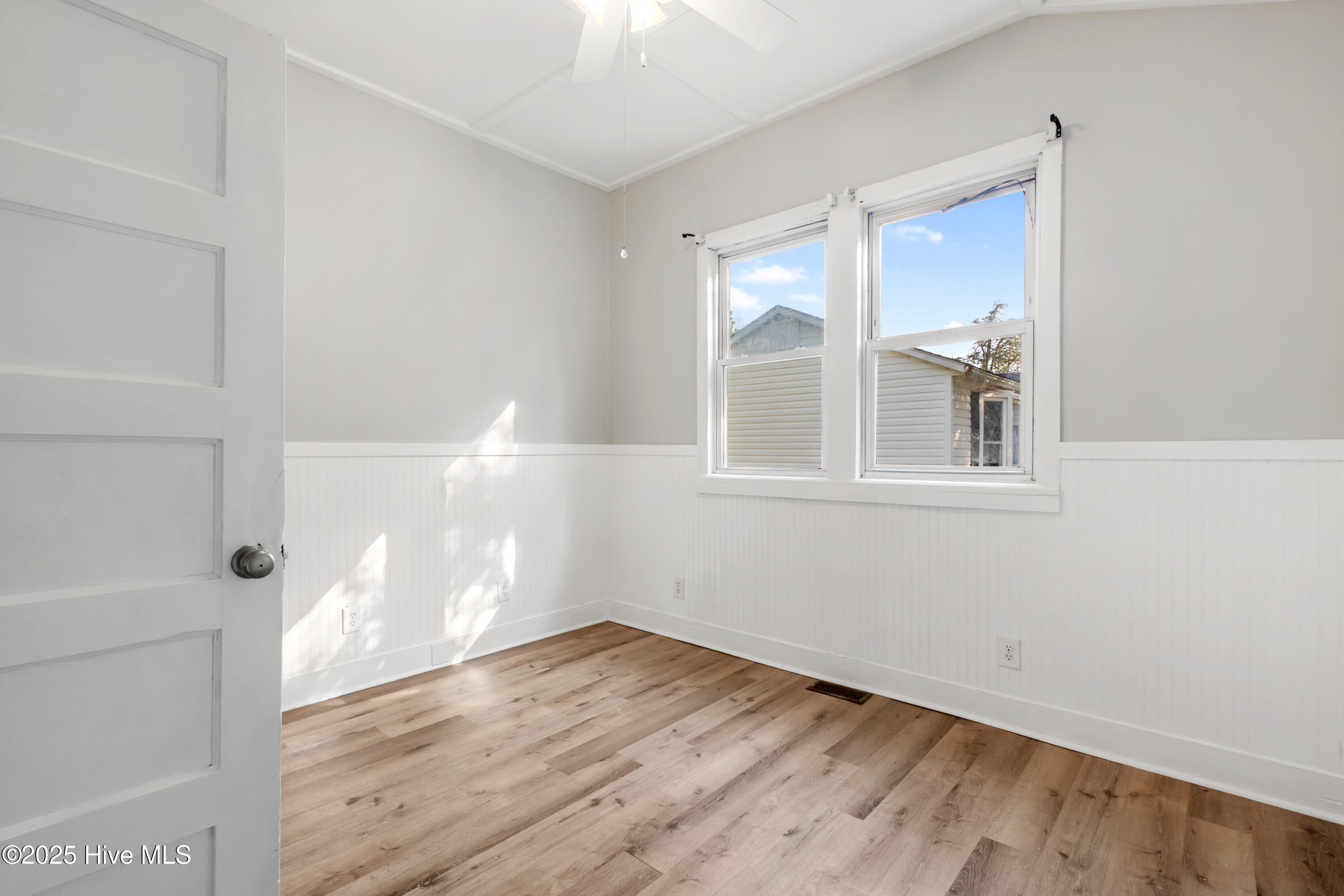 100551187 | Photo 17