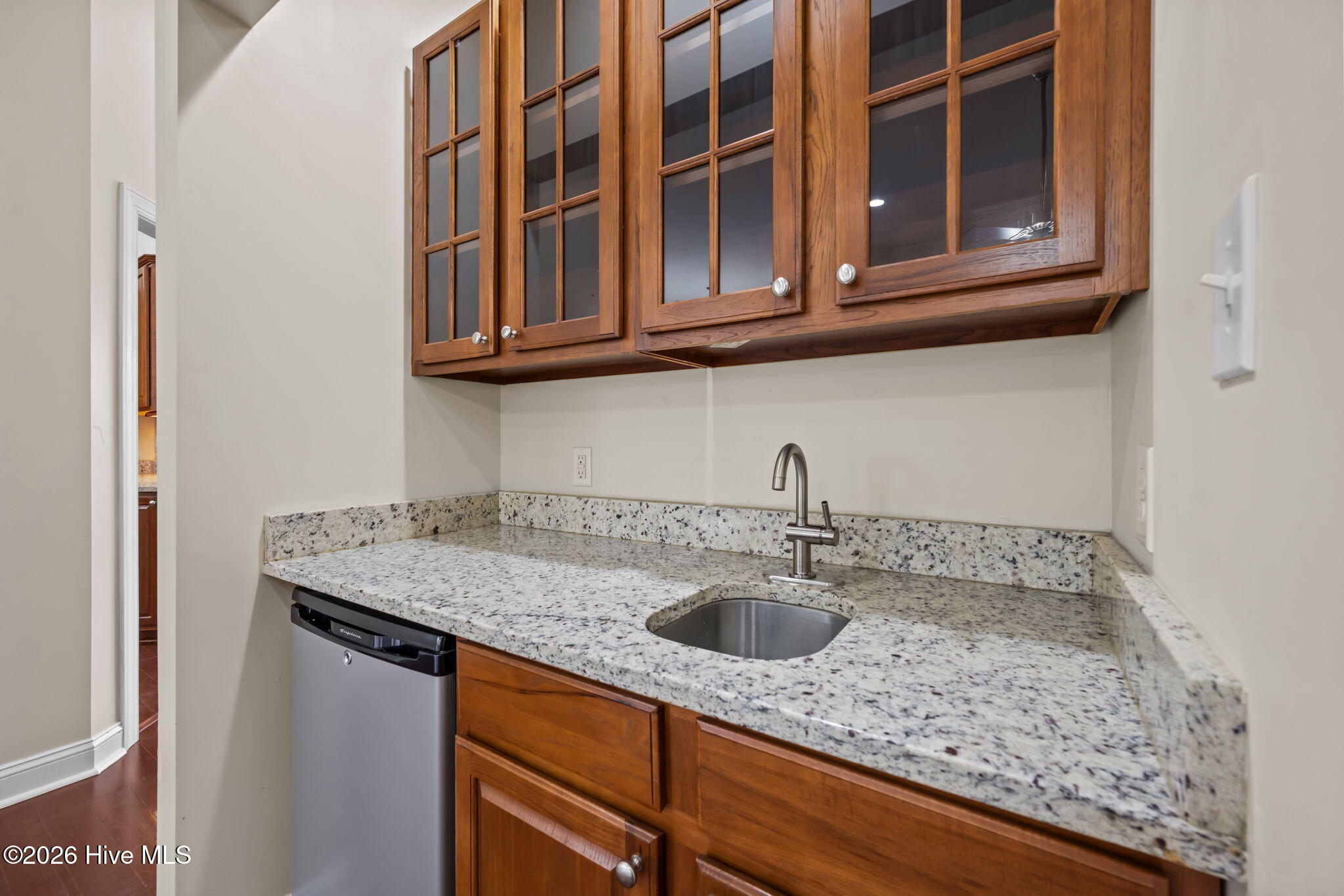 100562533 | Photo 16