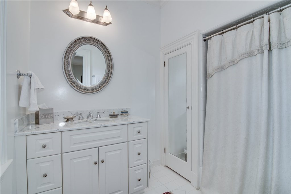 Second upstairs bath