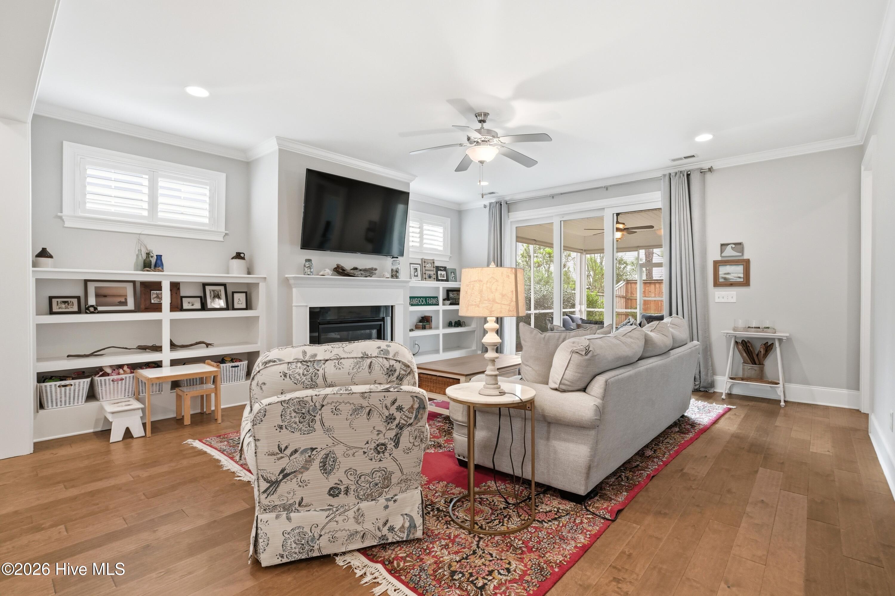 100561469 | Photo 27