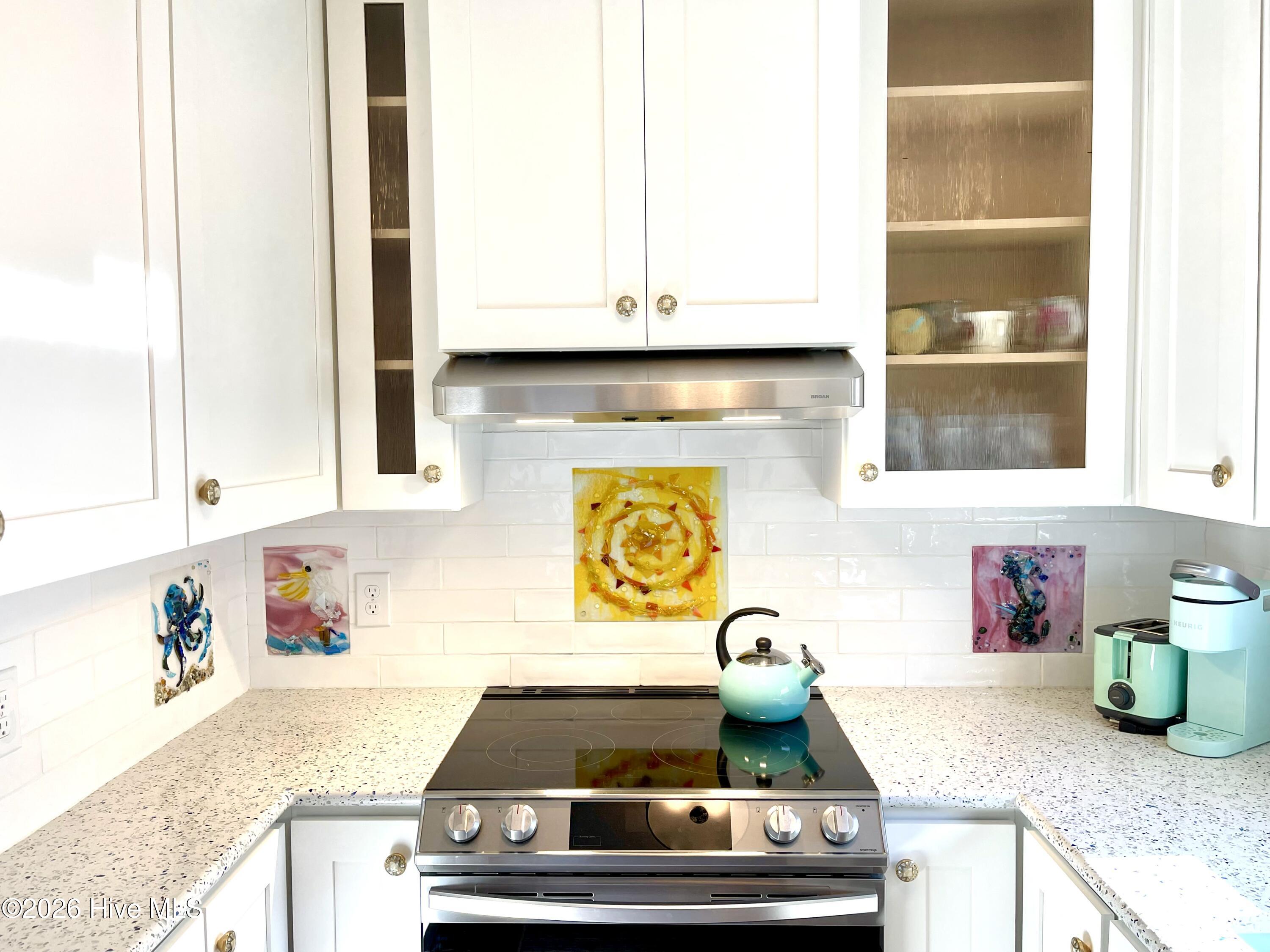 100552615 | Photo 14