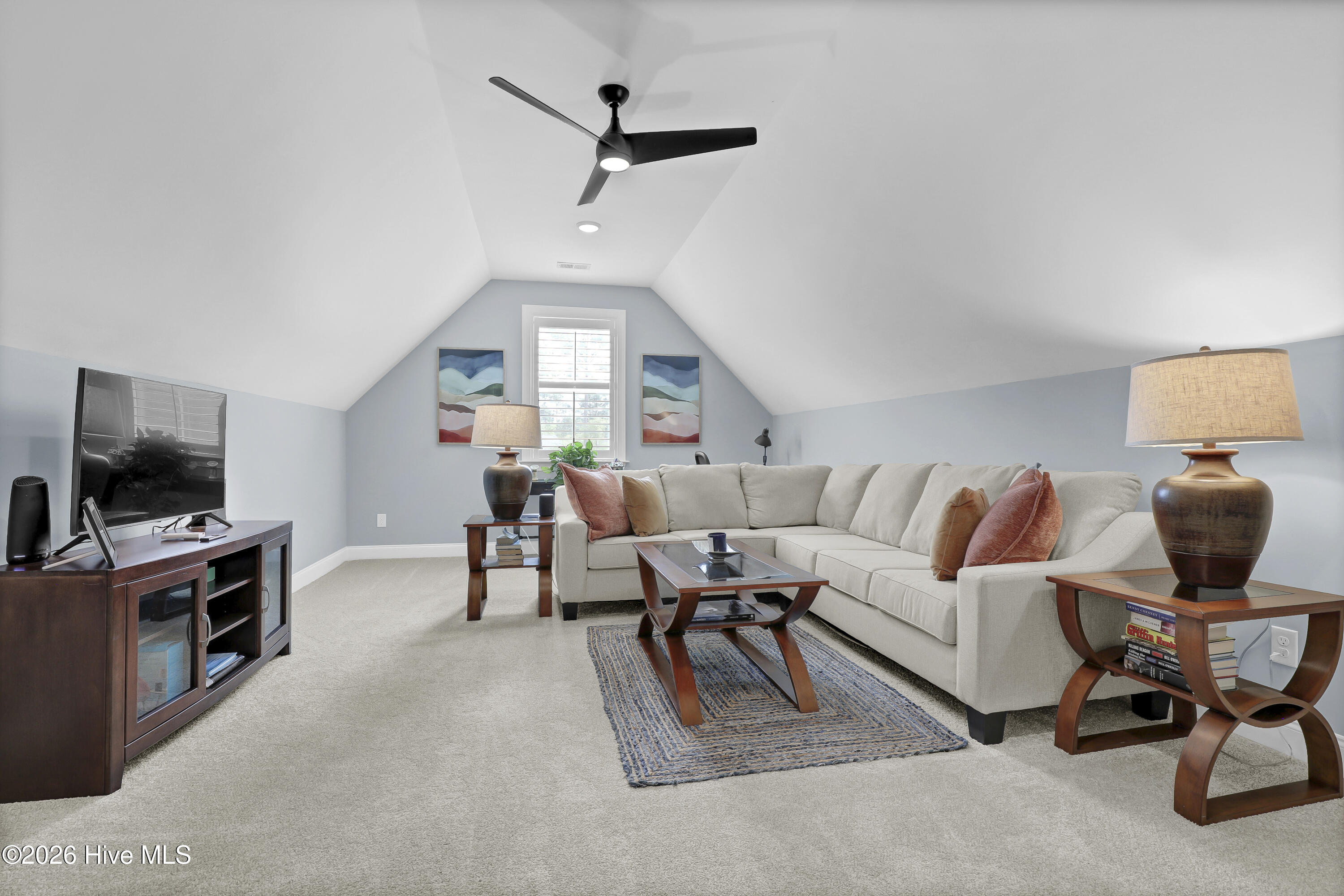 100567366 | Photo 31