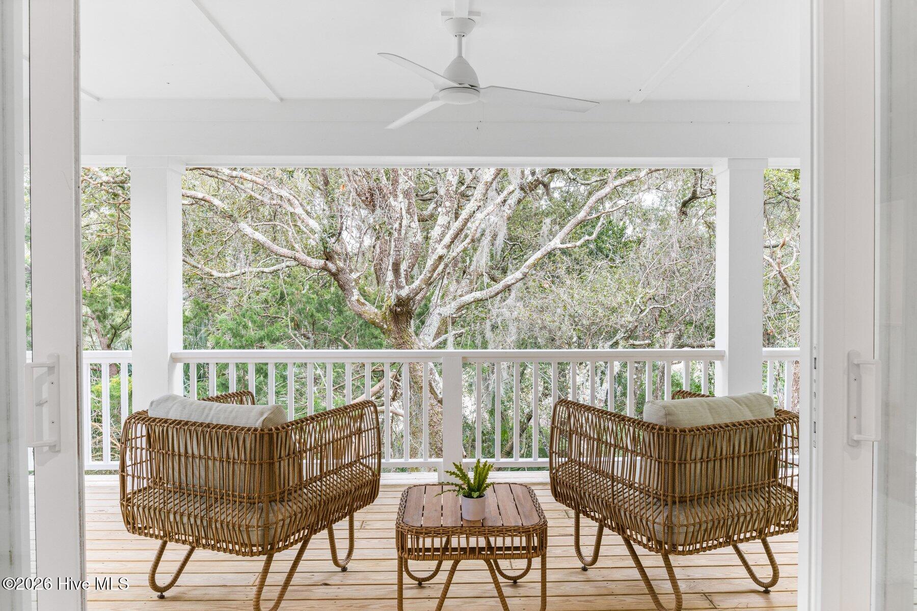 100554015 | Photo 33