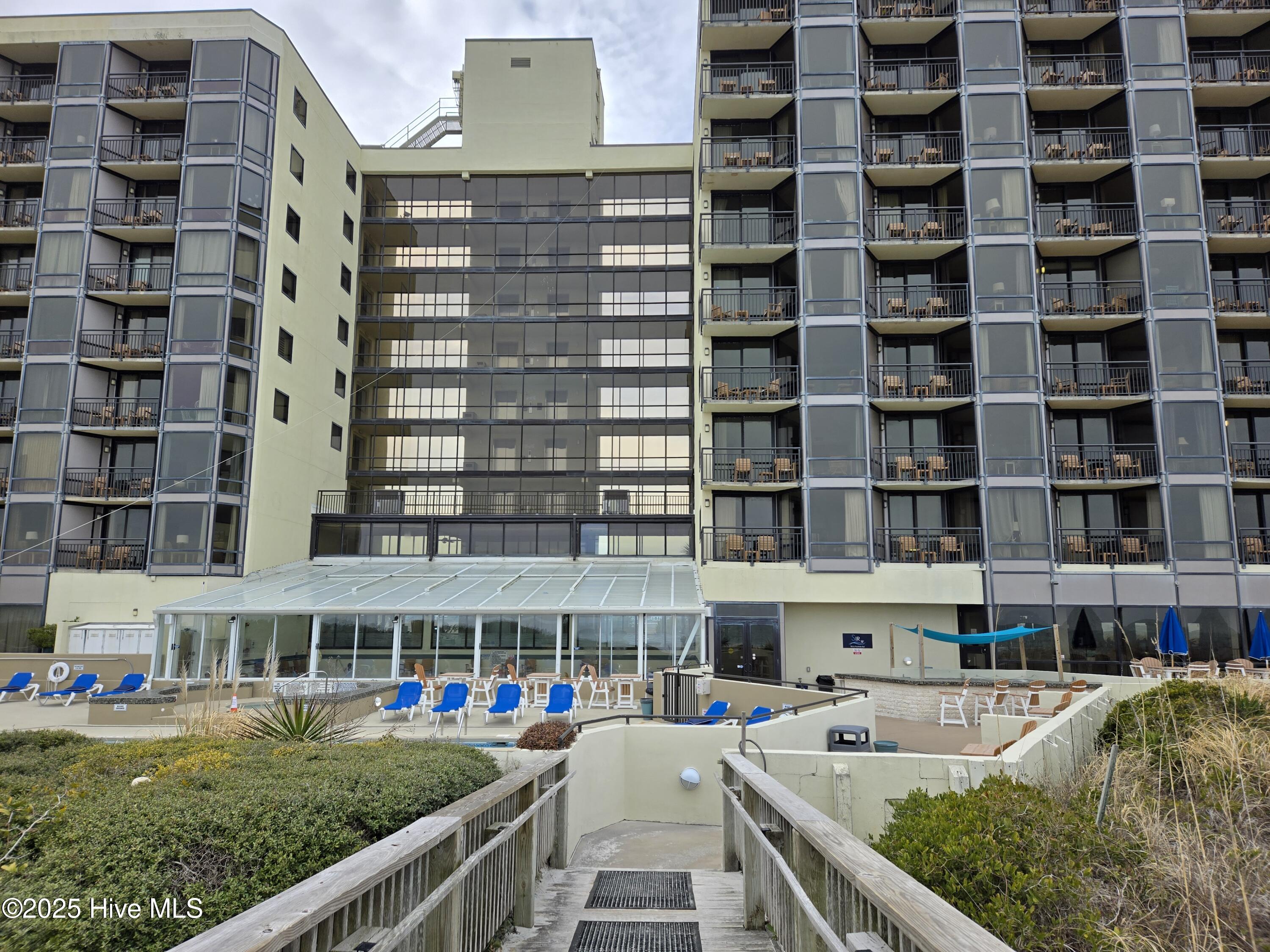 100494459 | Photo 37