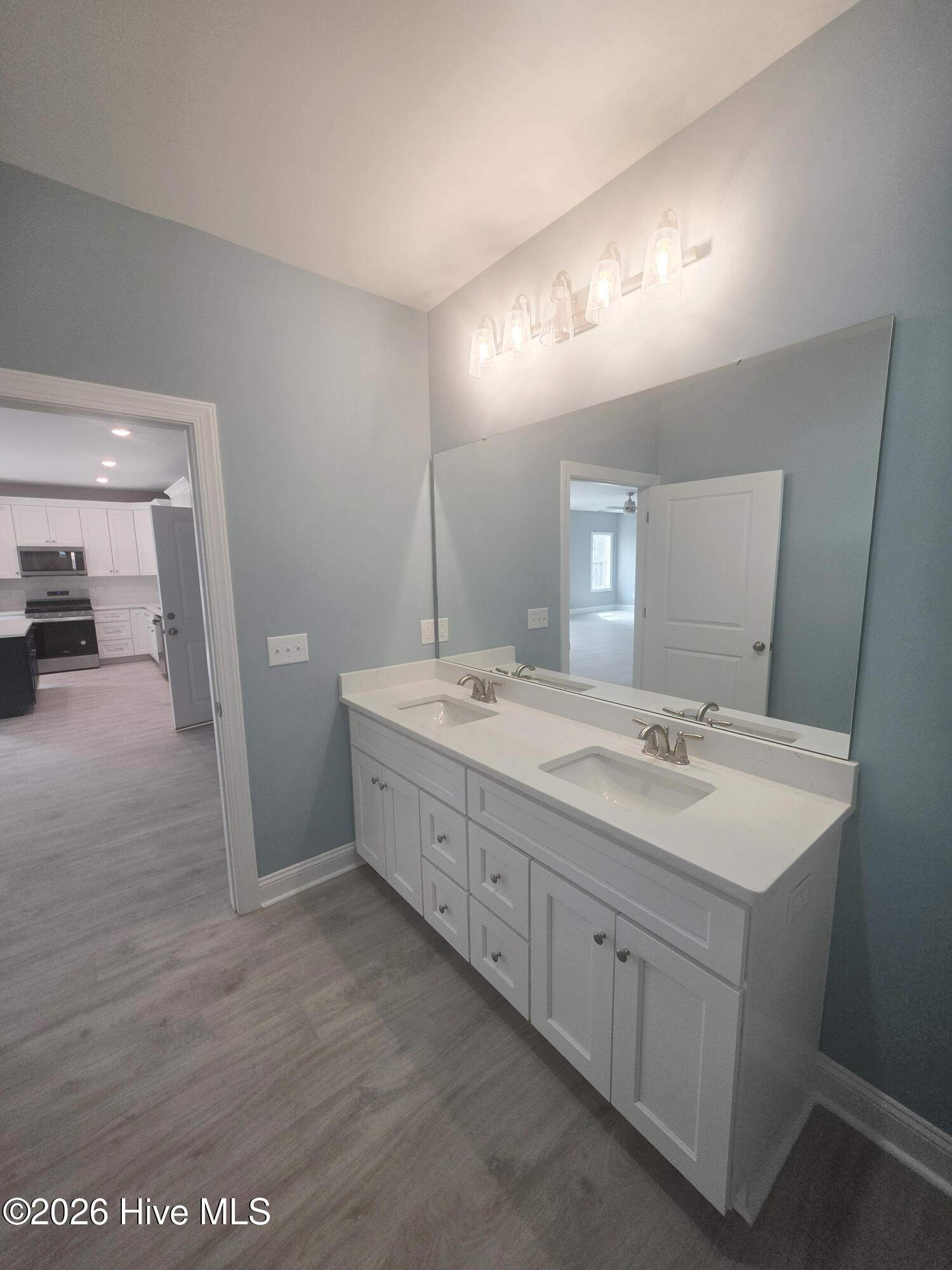 100530509 | Photo 30