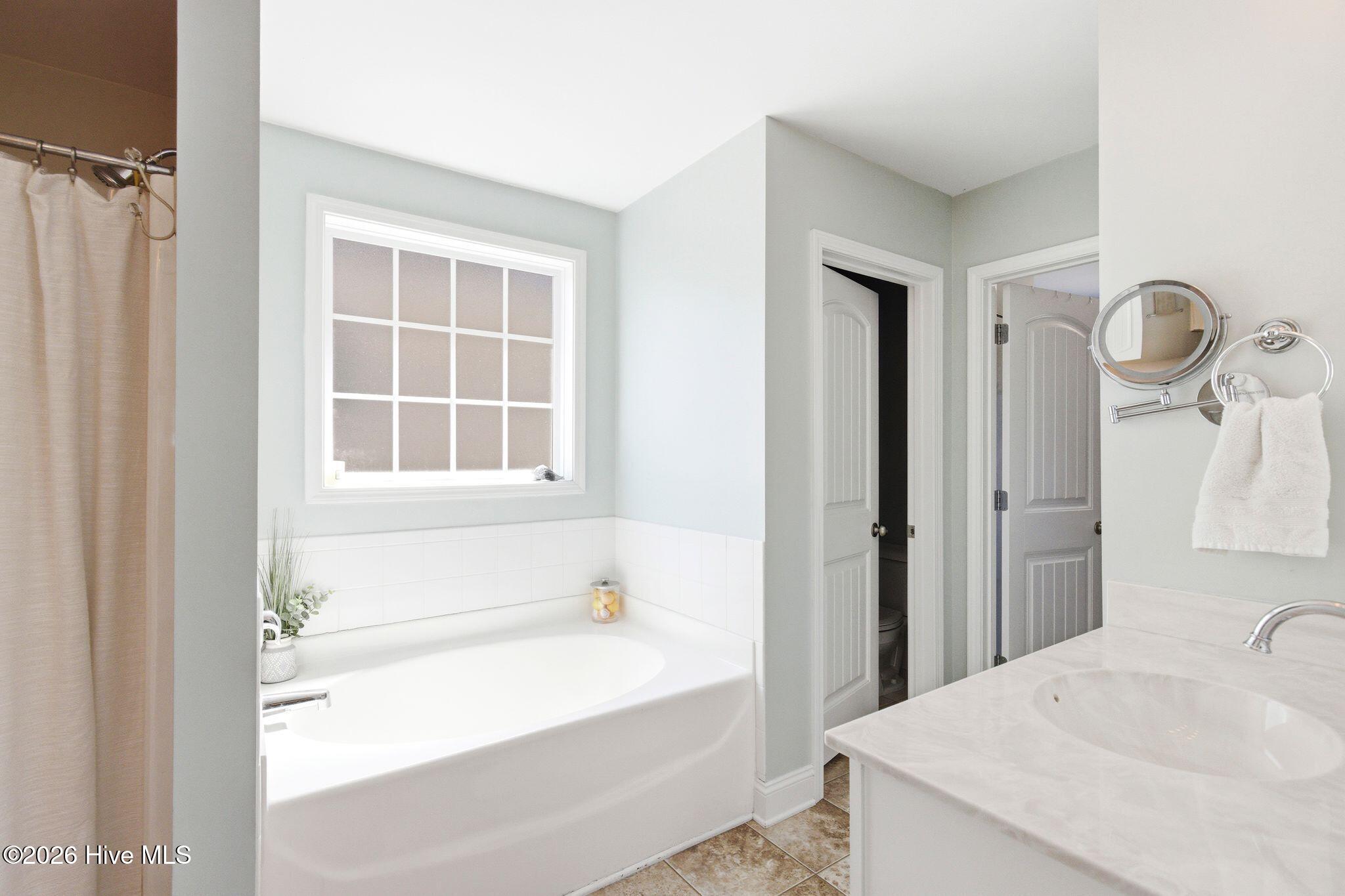 100566118 | Photo 40