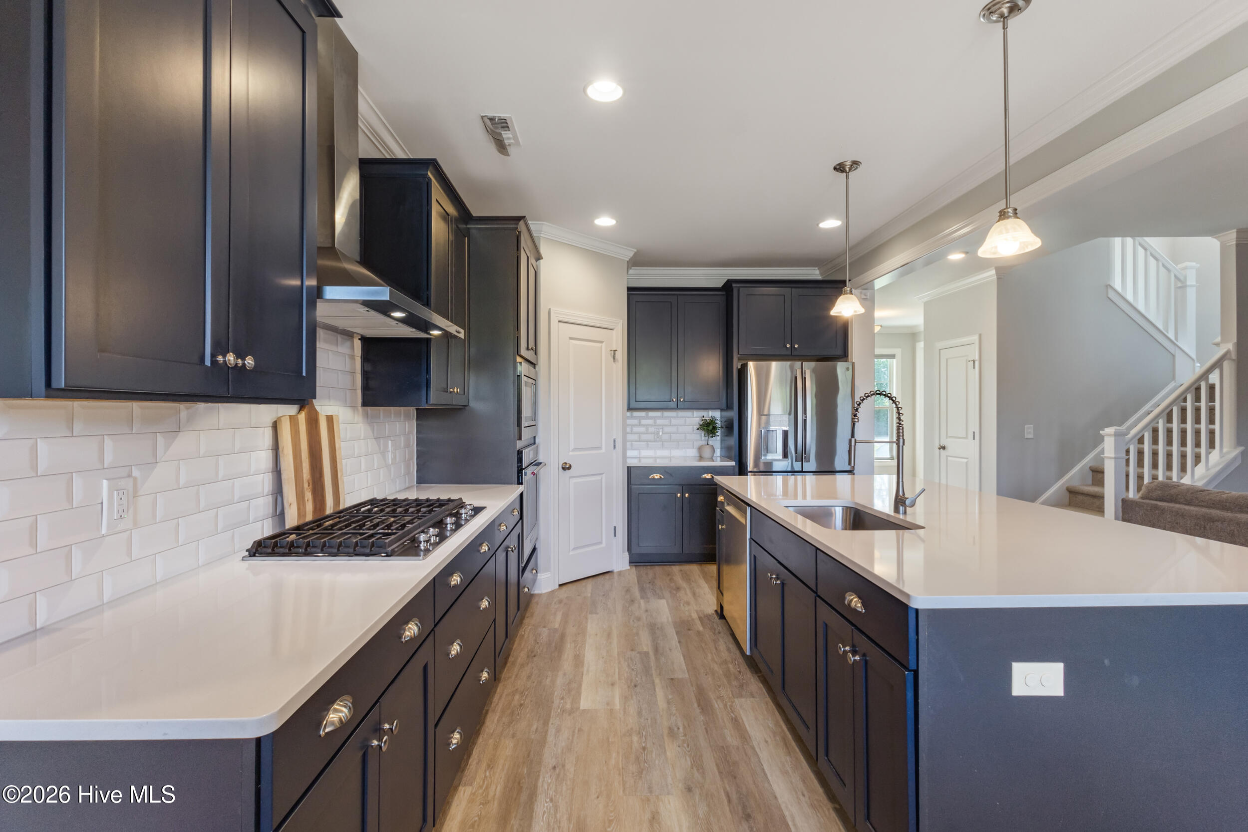 100569391 | Photo 16