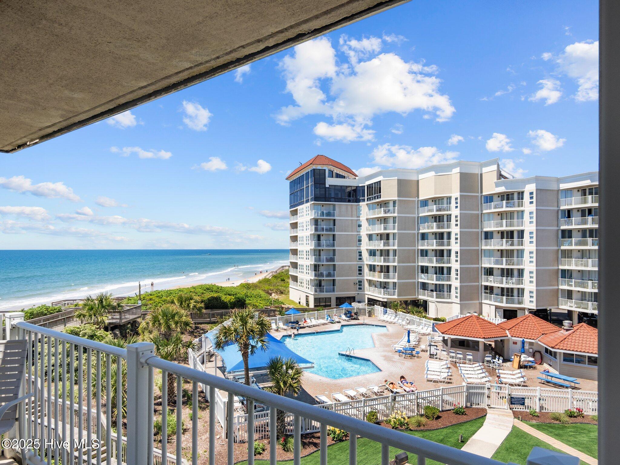 100525315 | Photo 45