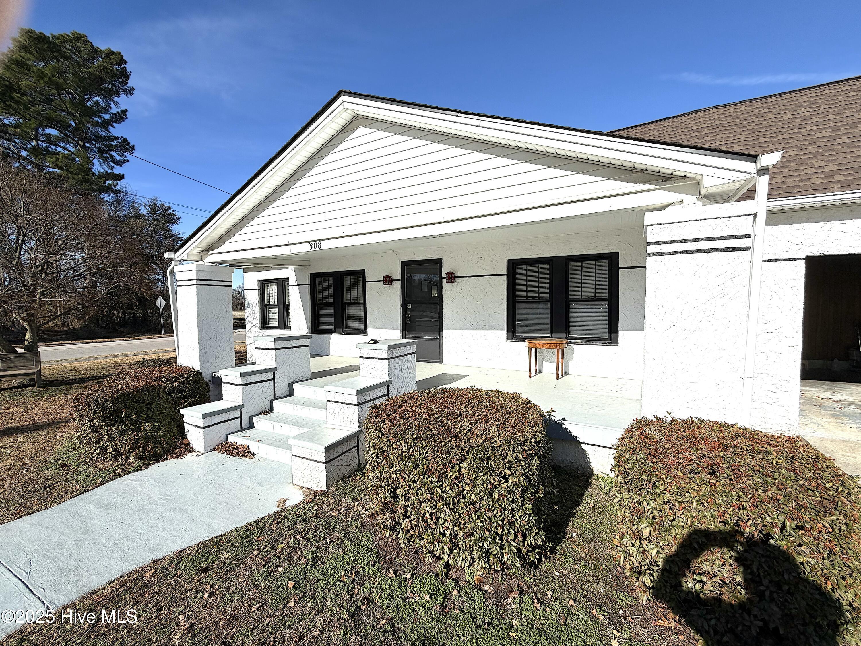 Homes for sale in Stantonsburg, NC | 308 S Yelverton St, Stantonsburg, NC 27883 | MLS# 100545465