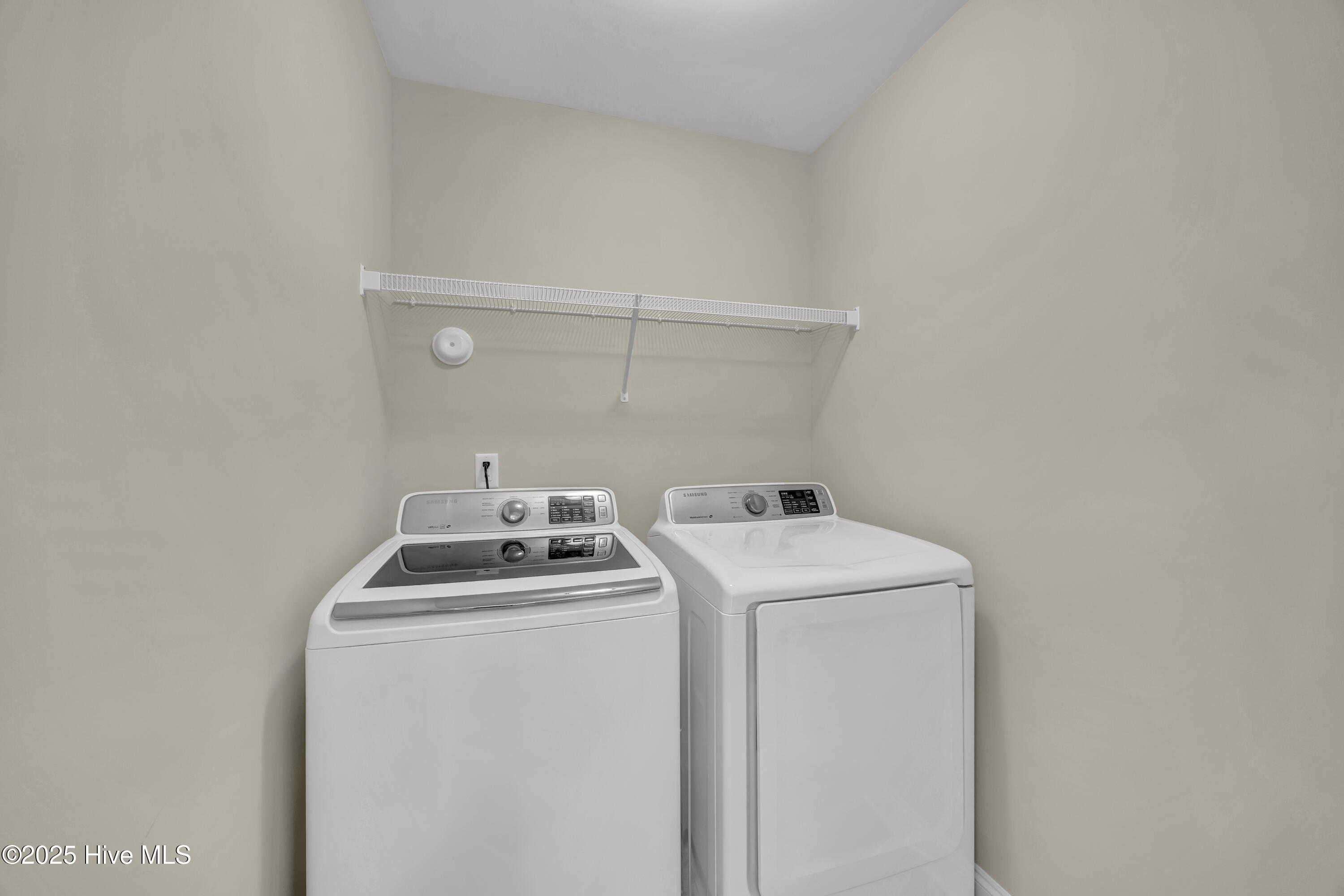 100542048 | Photo 20