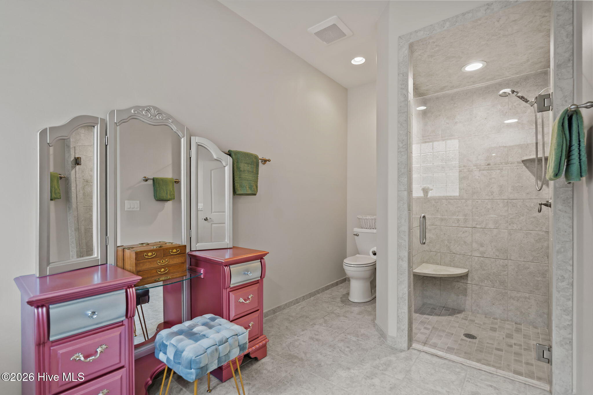 100565416 | Photo 42