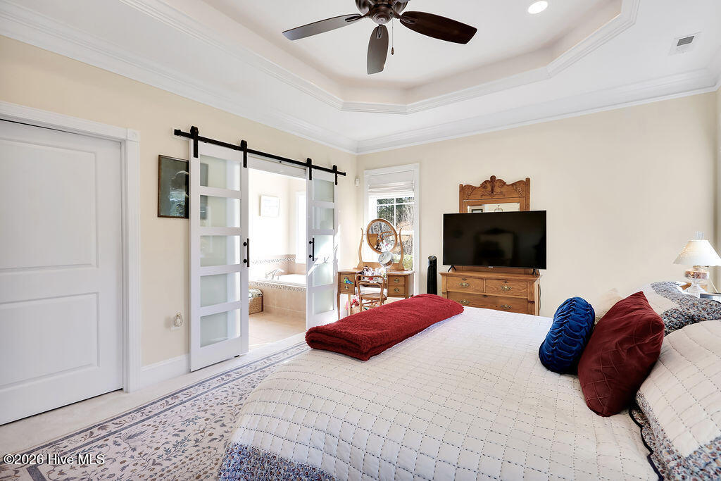 100550875 | Photo 26