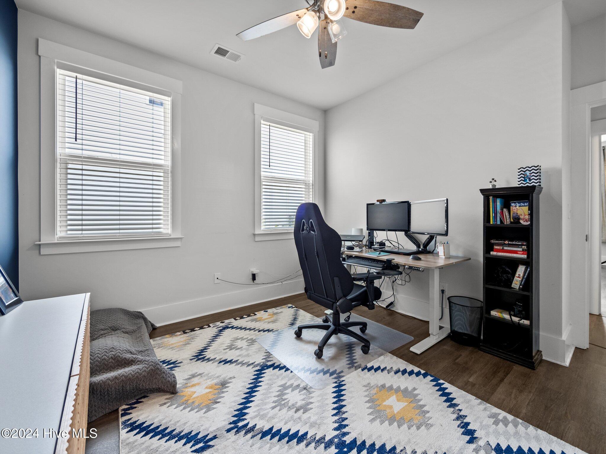 100562894 | Photo 35