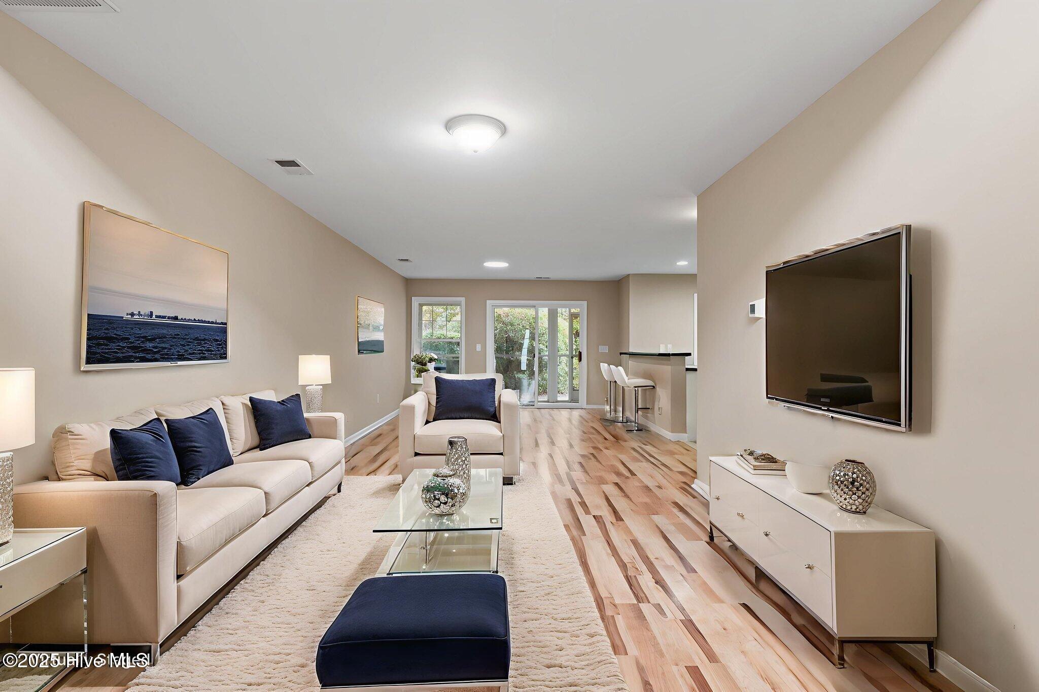 100542570 | Photo 18