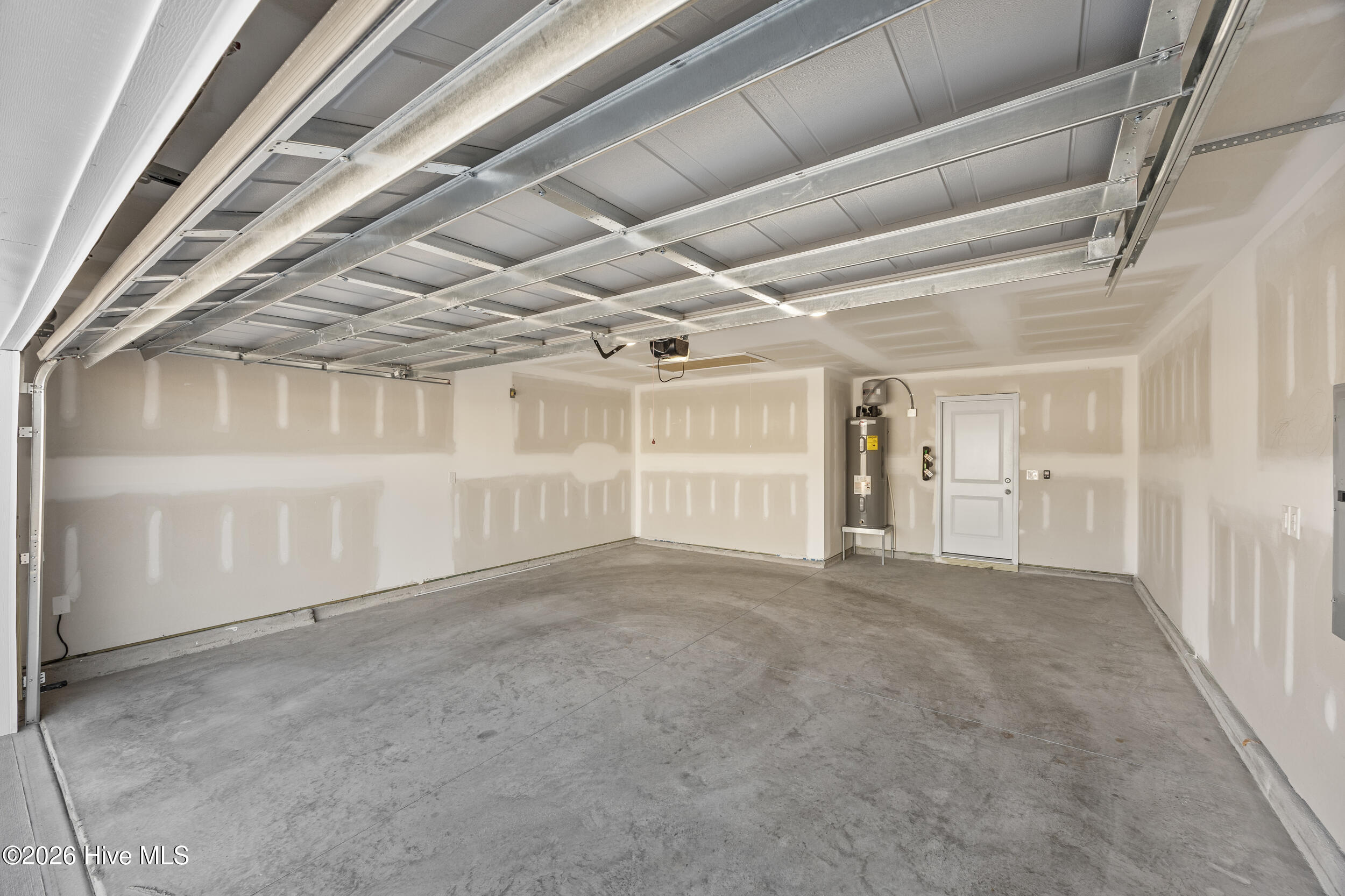 100560672 | Photo 24